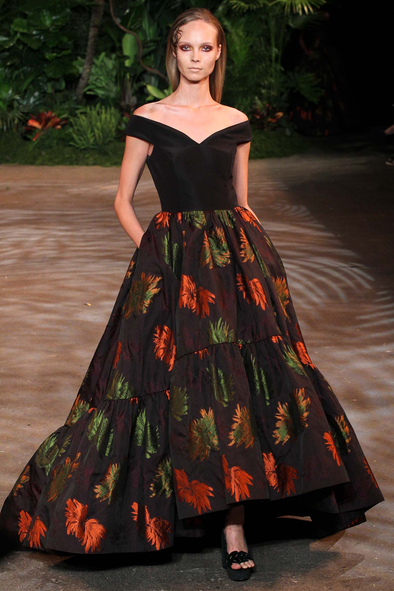 Christian Siriano F/W 15 Look 332