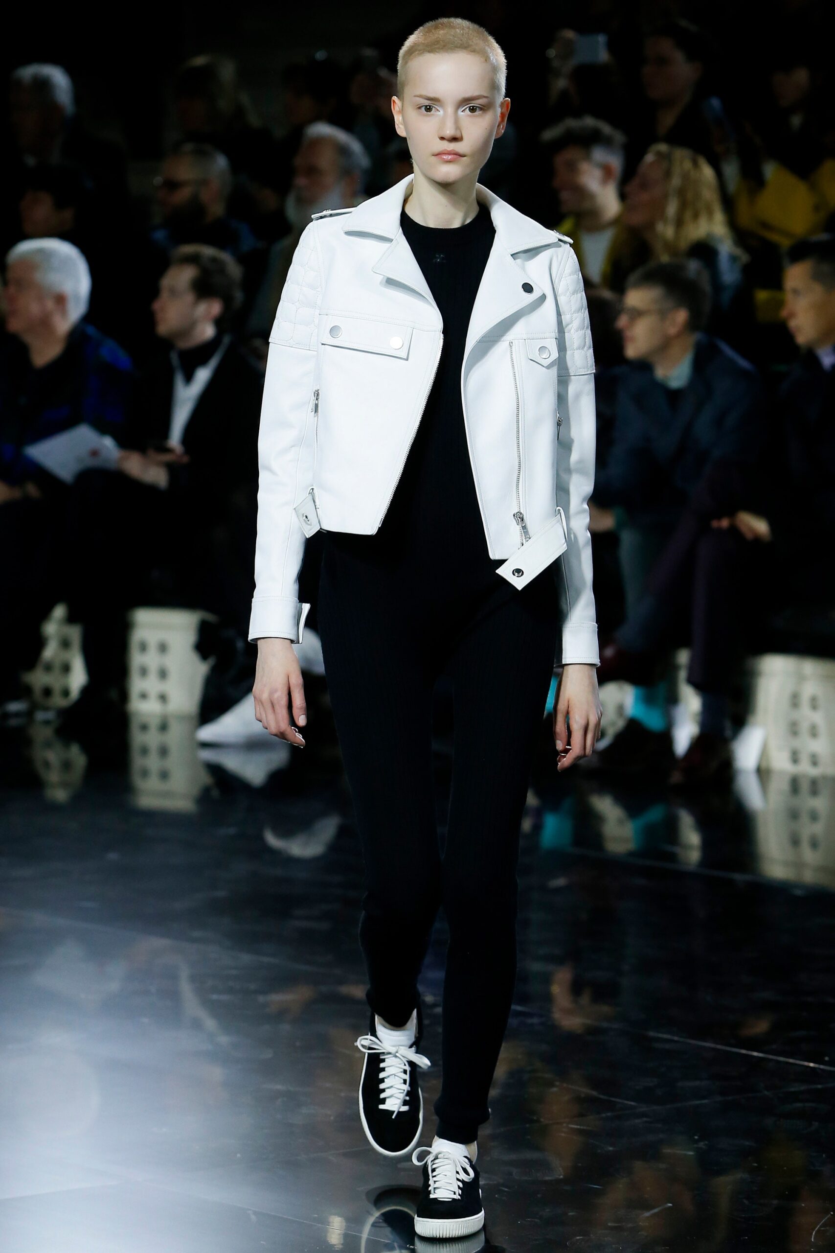 Courrèges F/W 16 Look 50