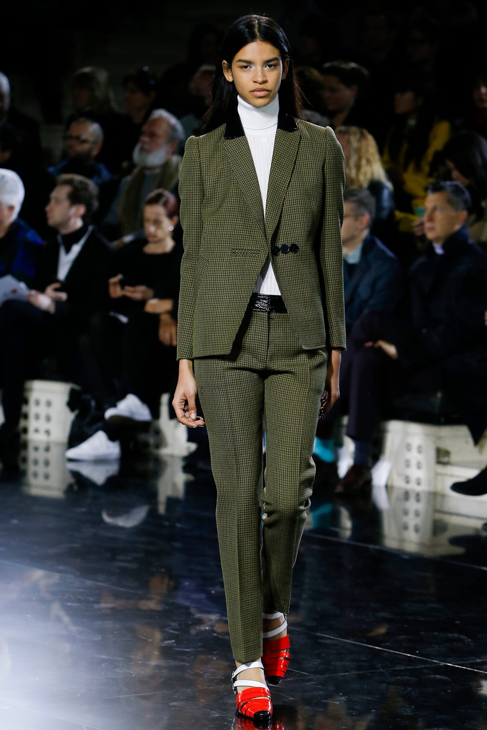 Courrèges F/W 16 Look 132