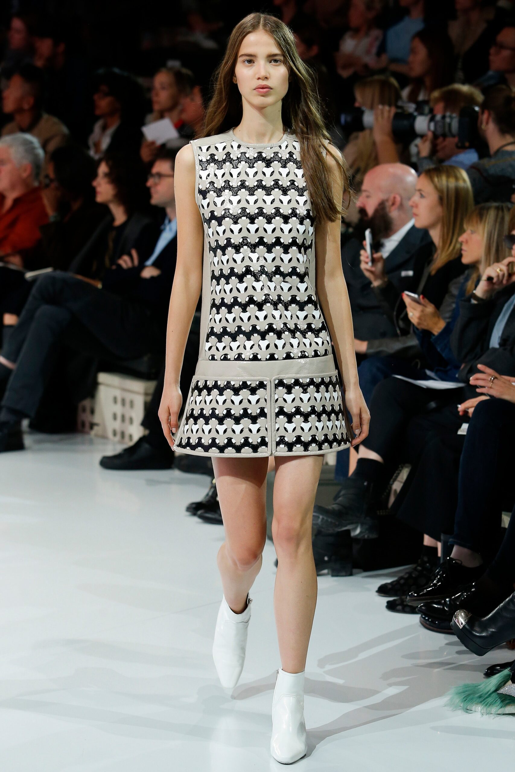 Courrèges S/S 16 Look 194