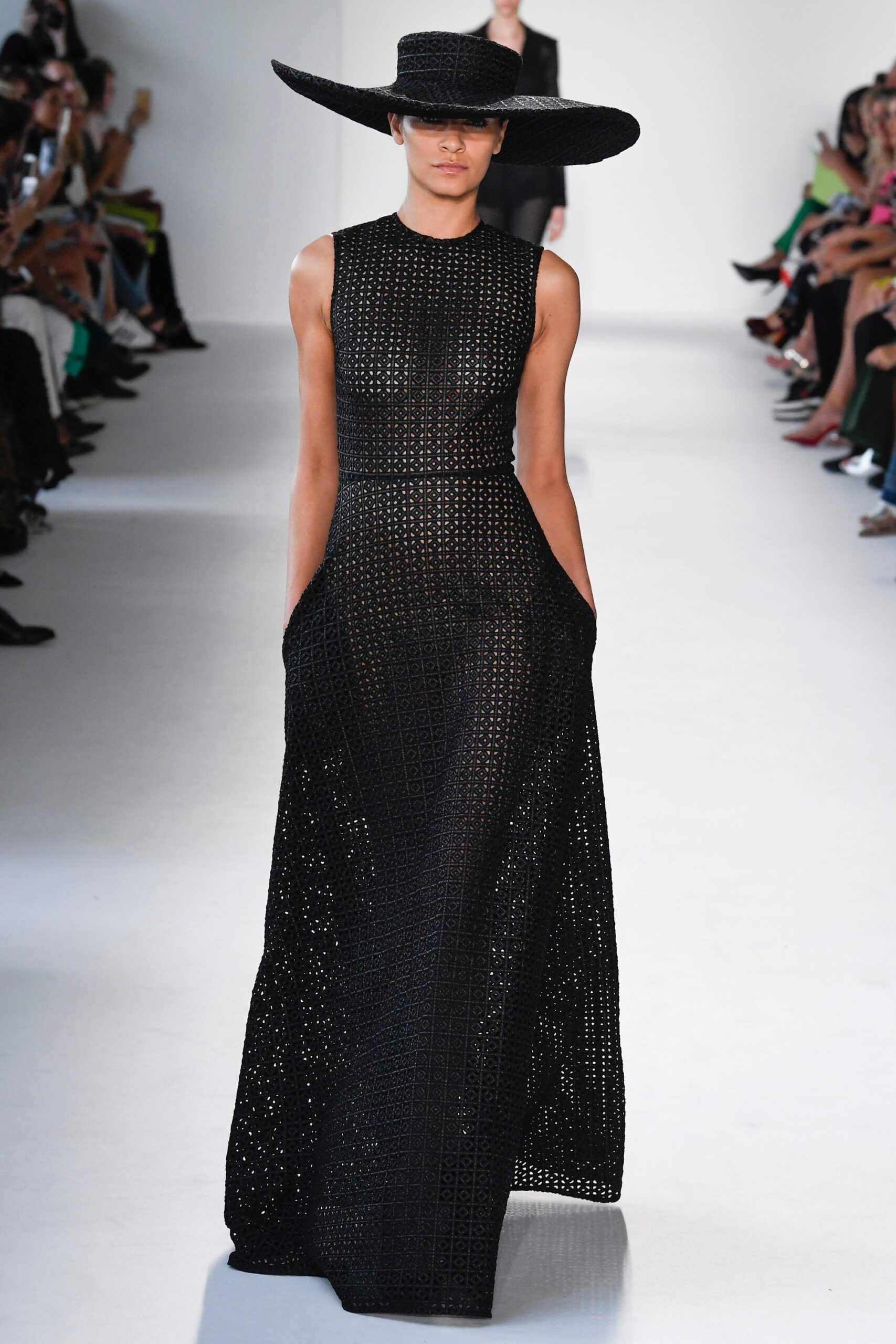 Christian Siriano S/S 18 Look 327
