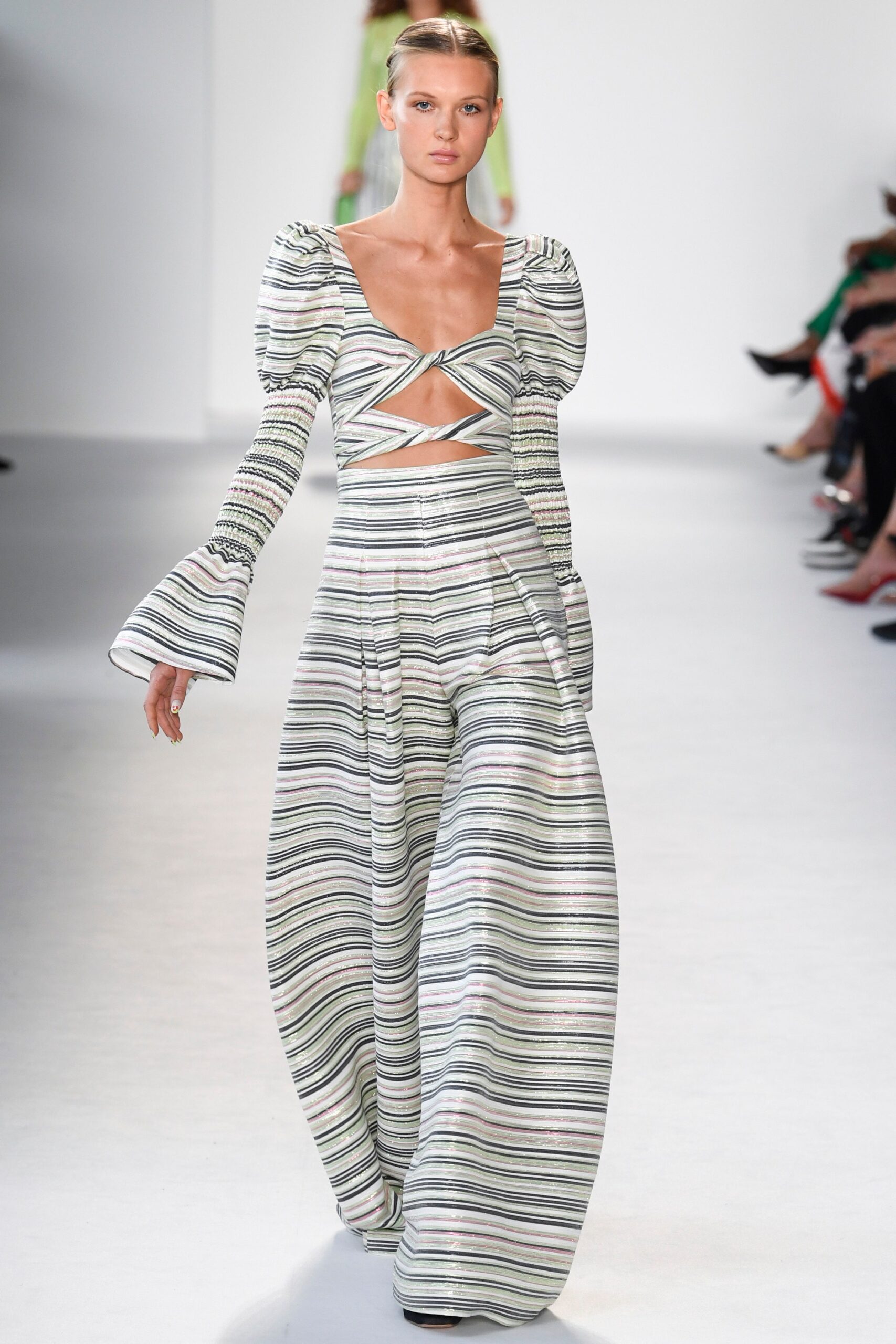 Christian Siriano S/S 18 Look 571