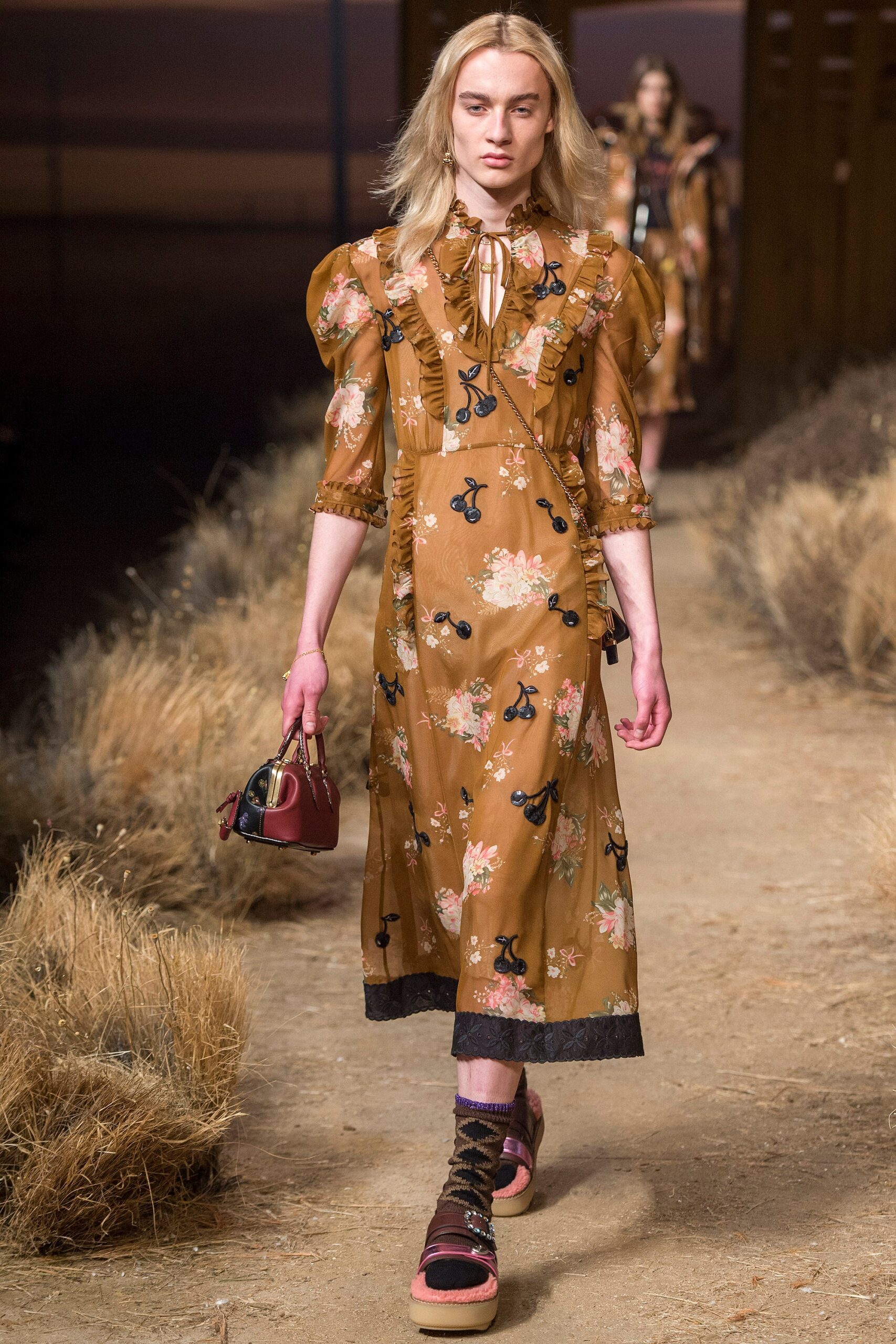 Coach F/W 17 Look 411