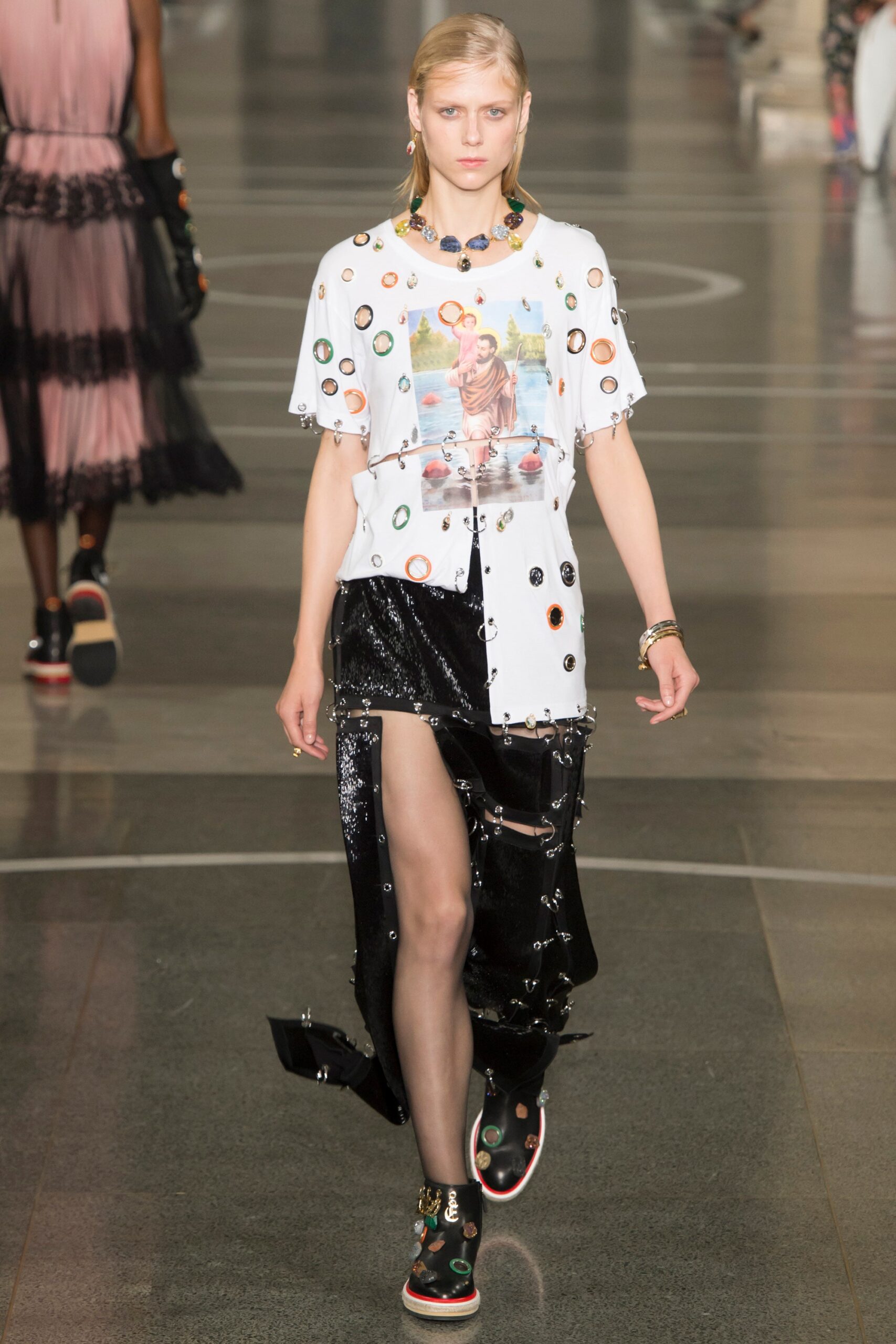 Christopher Kane S/S 17 Look 469
