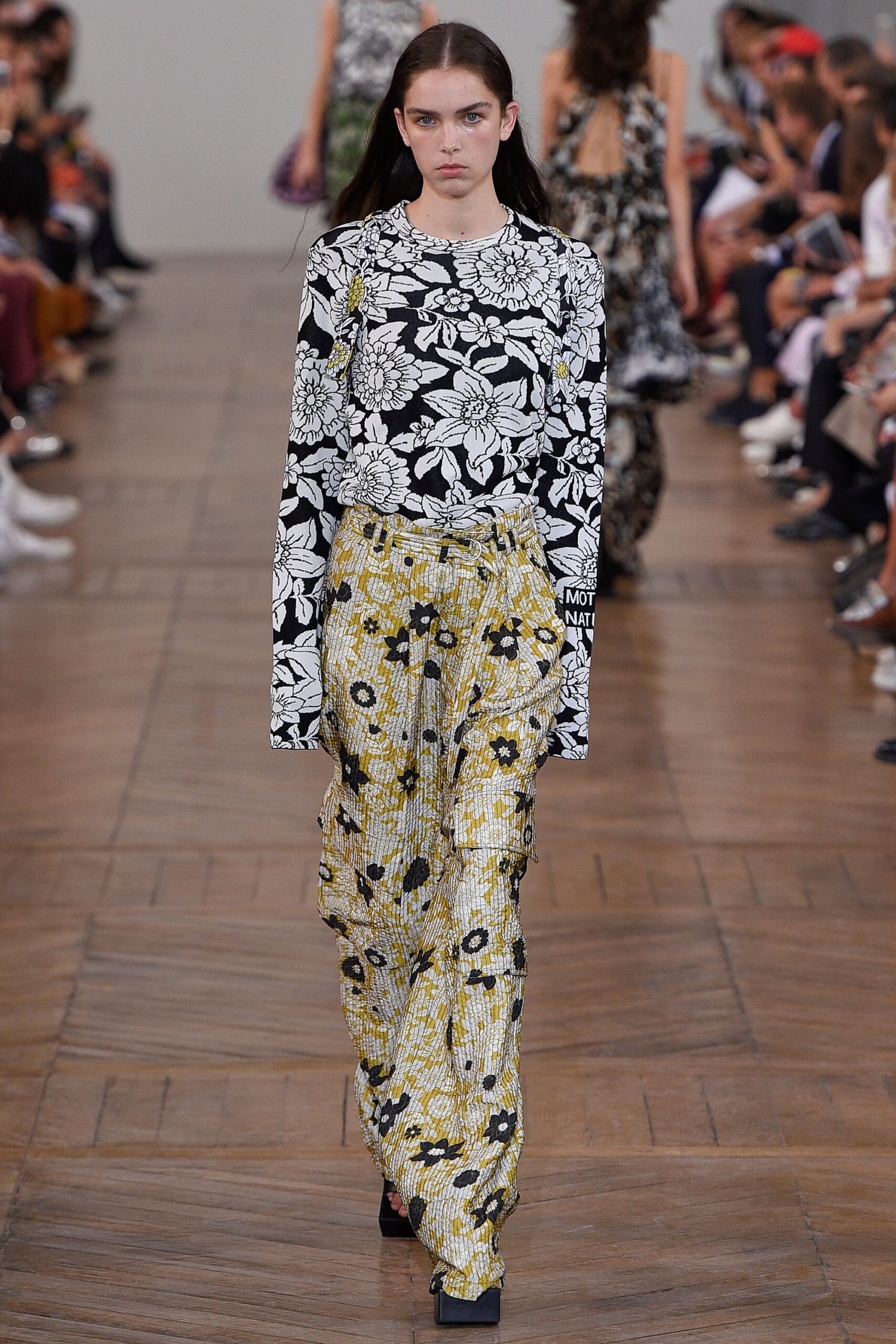 Christian Wijnants S/S 17 Look 351