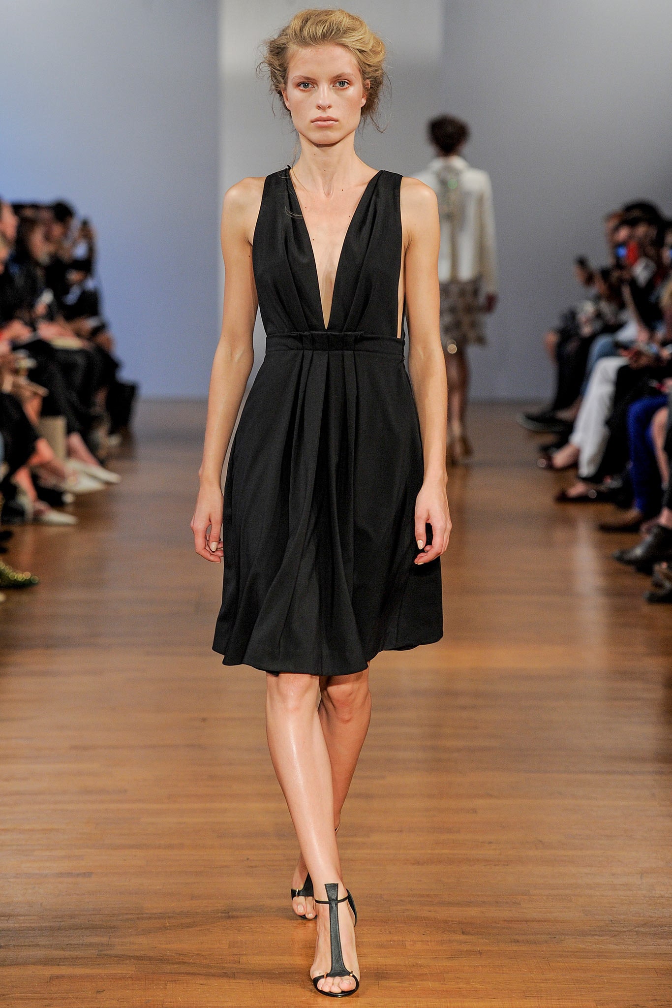 Collette Dinnigan S/S 14 Look 88