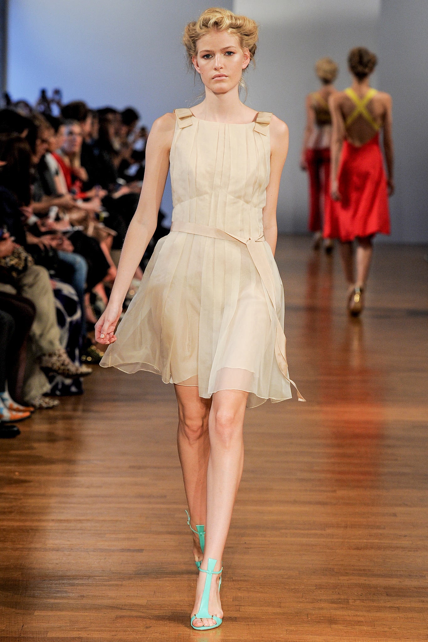 Collette Dinnigan S/S 14 Look 196