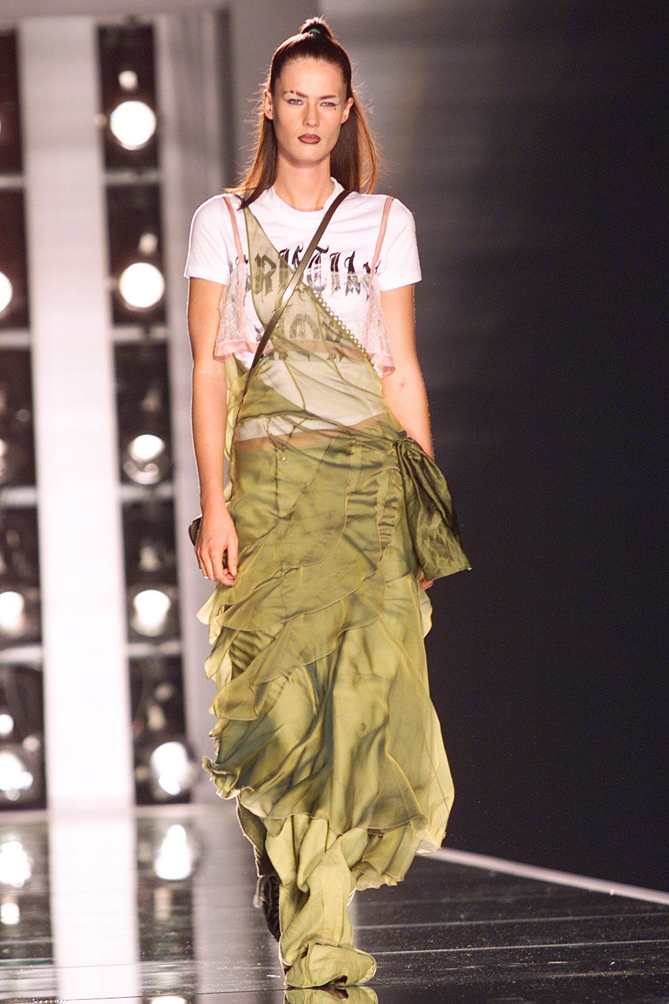 Christian Dior S/S 02 Look 90