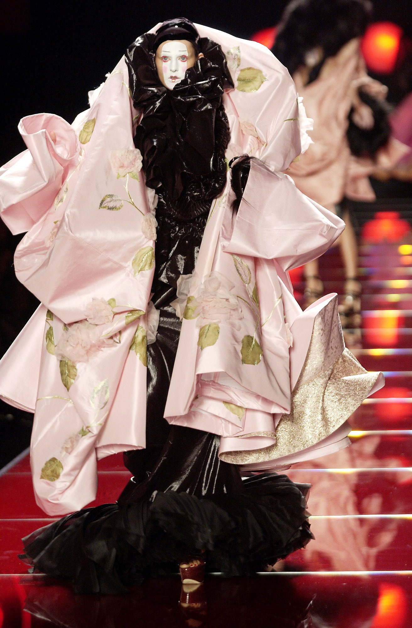 Christian Dior S/S 03 Couture Look 26