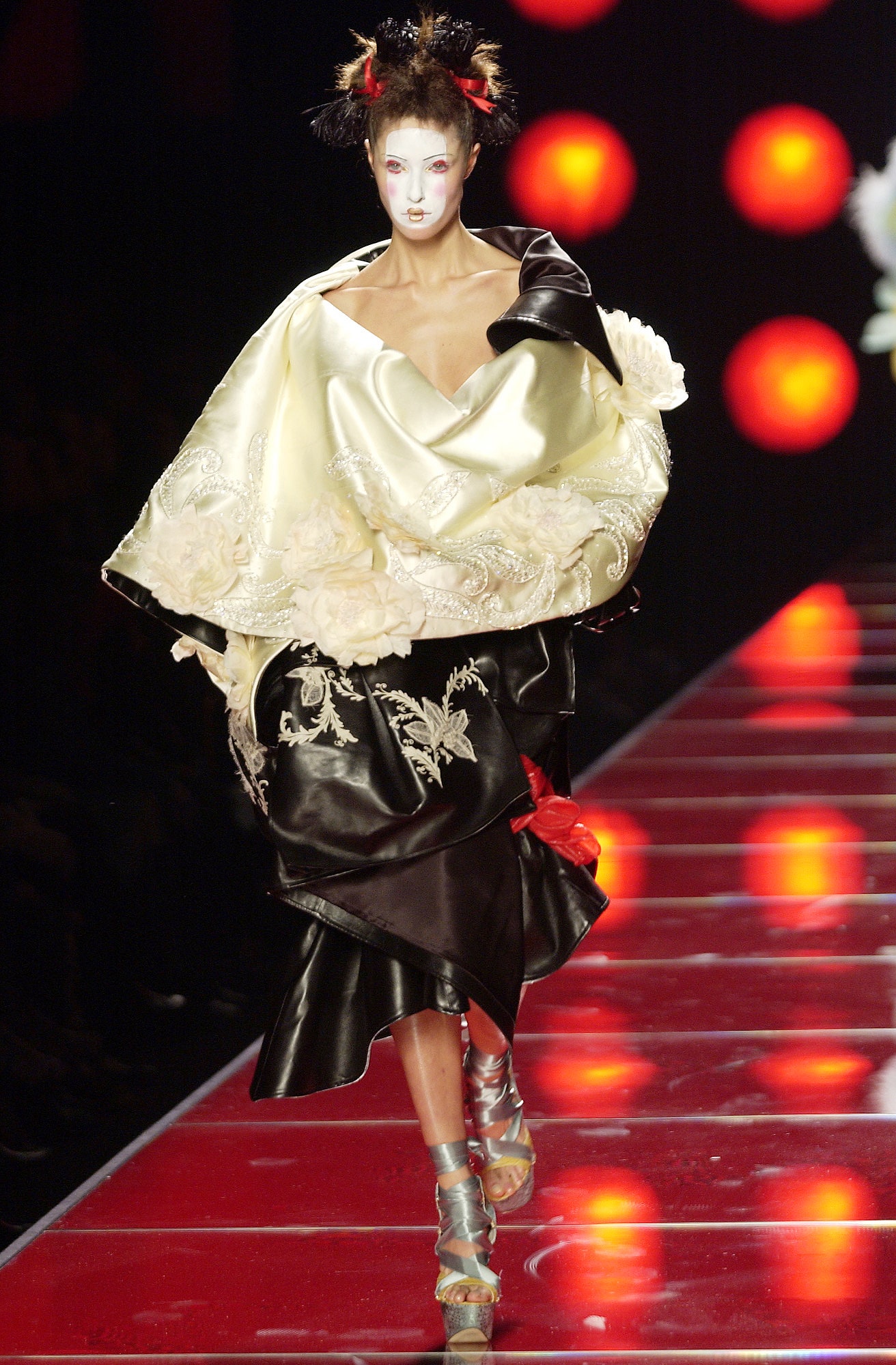 Christian Dior S/S 03 Couture Look 41