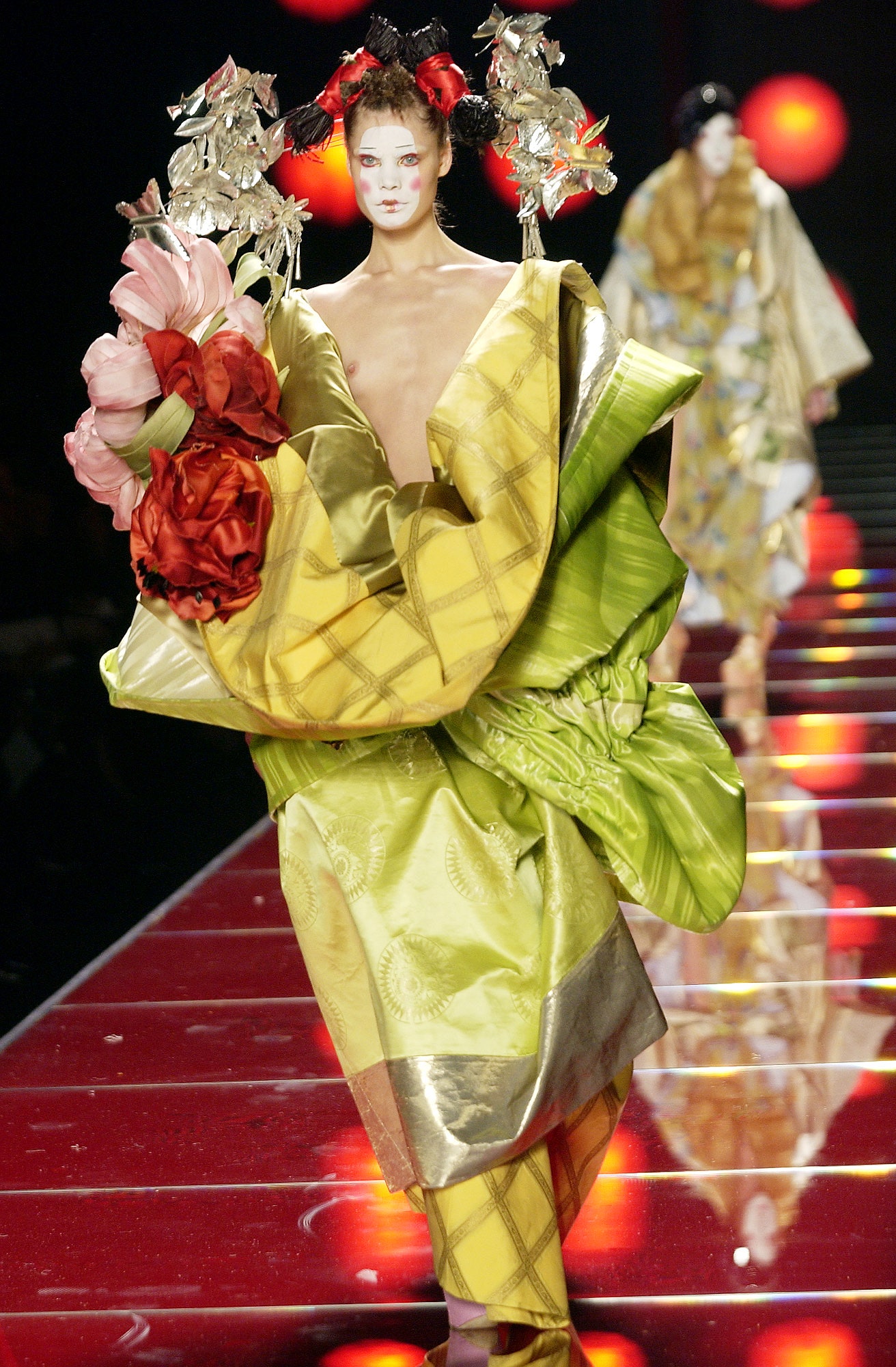 Christian Dior S/S 03 Couture Look 77