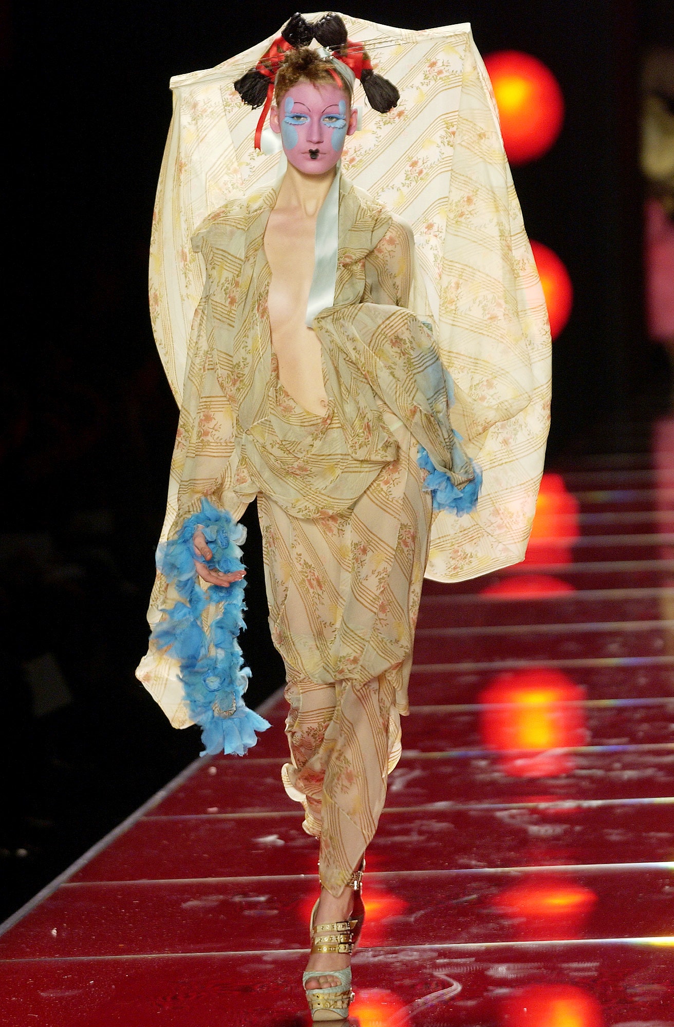 Christian Dior S/S 03 Couture Look 192