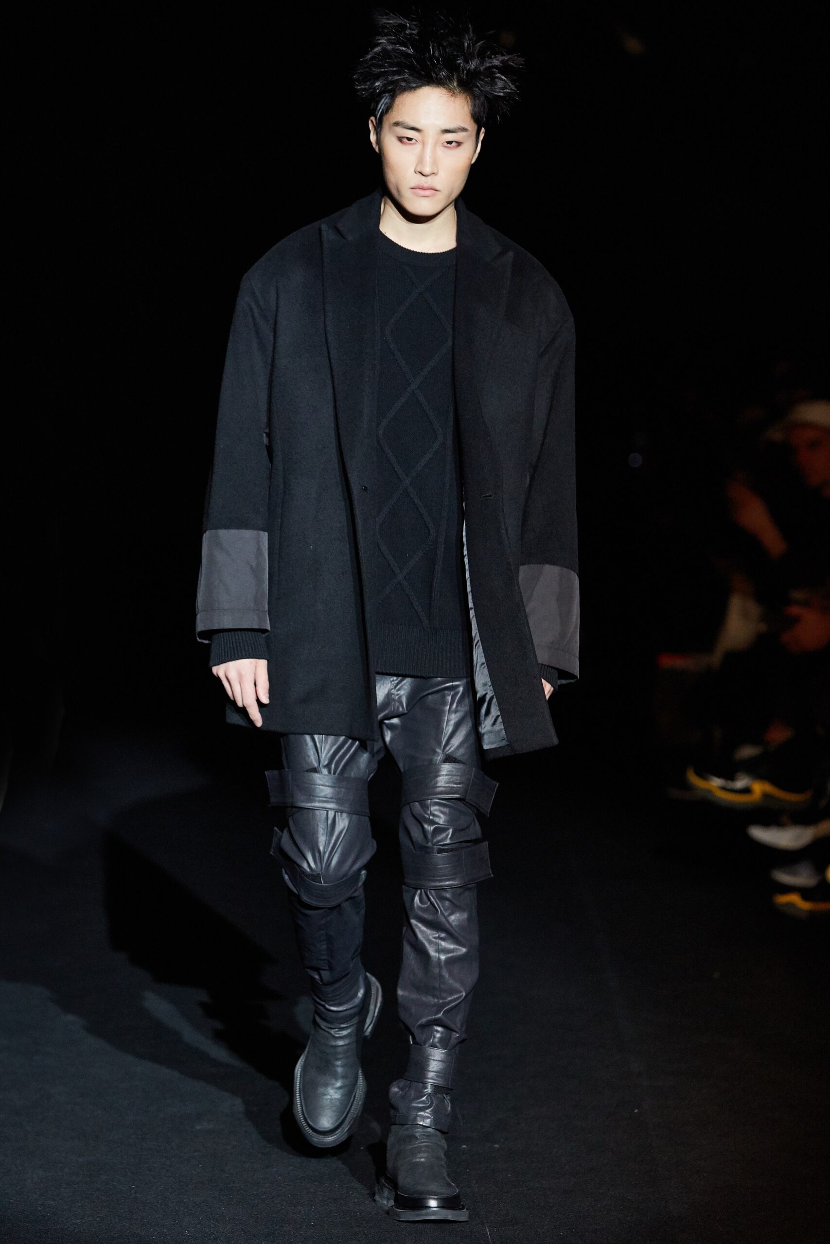 D.Gnak Seoul F/W 16 Look 22