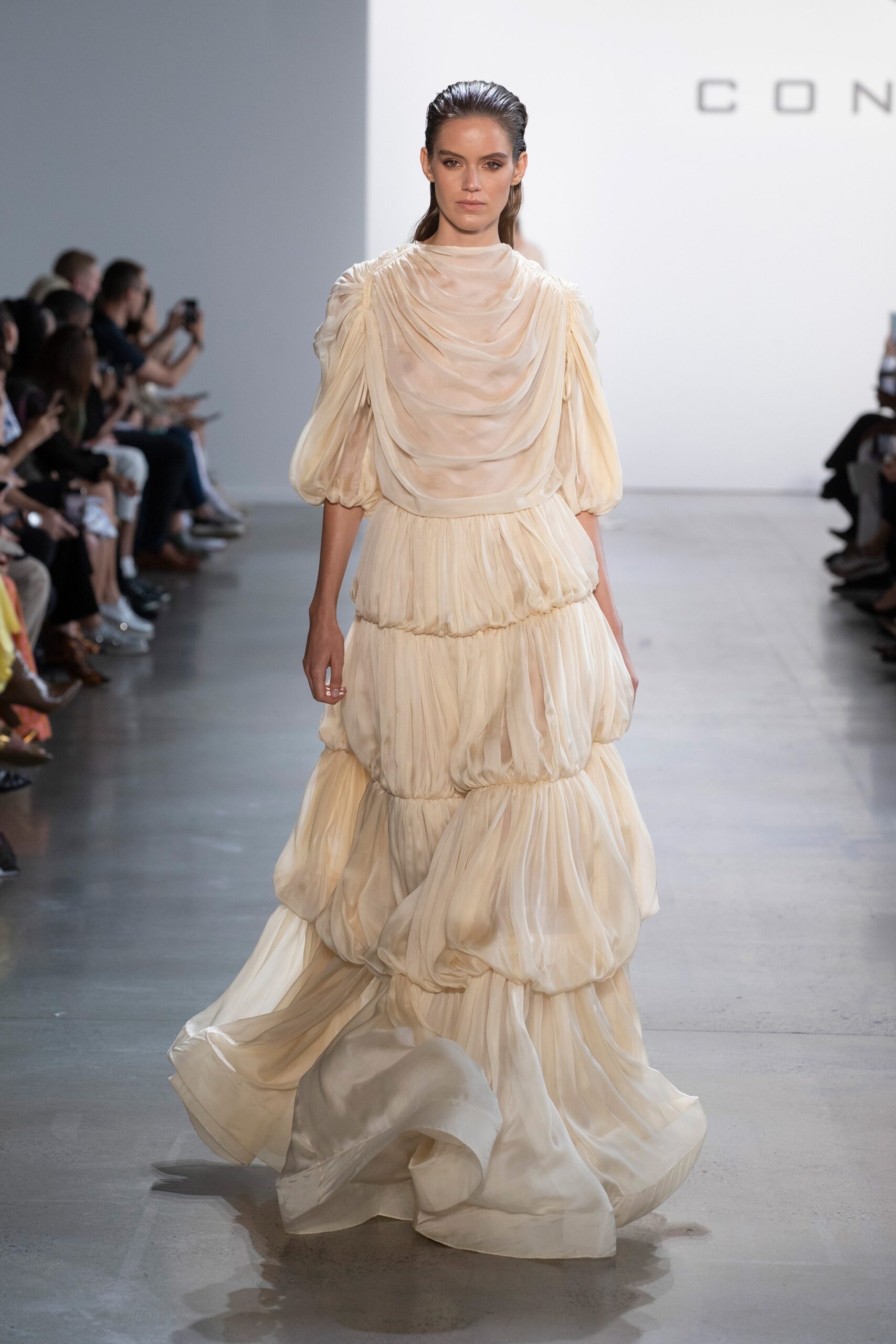 Cong Tri S/S 20 Look 351