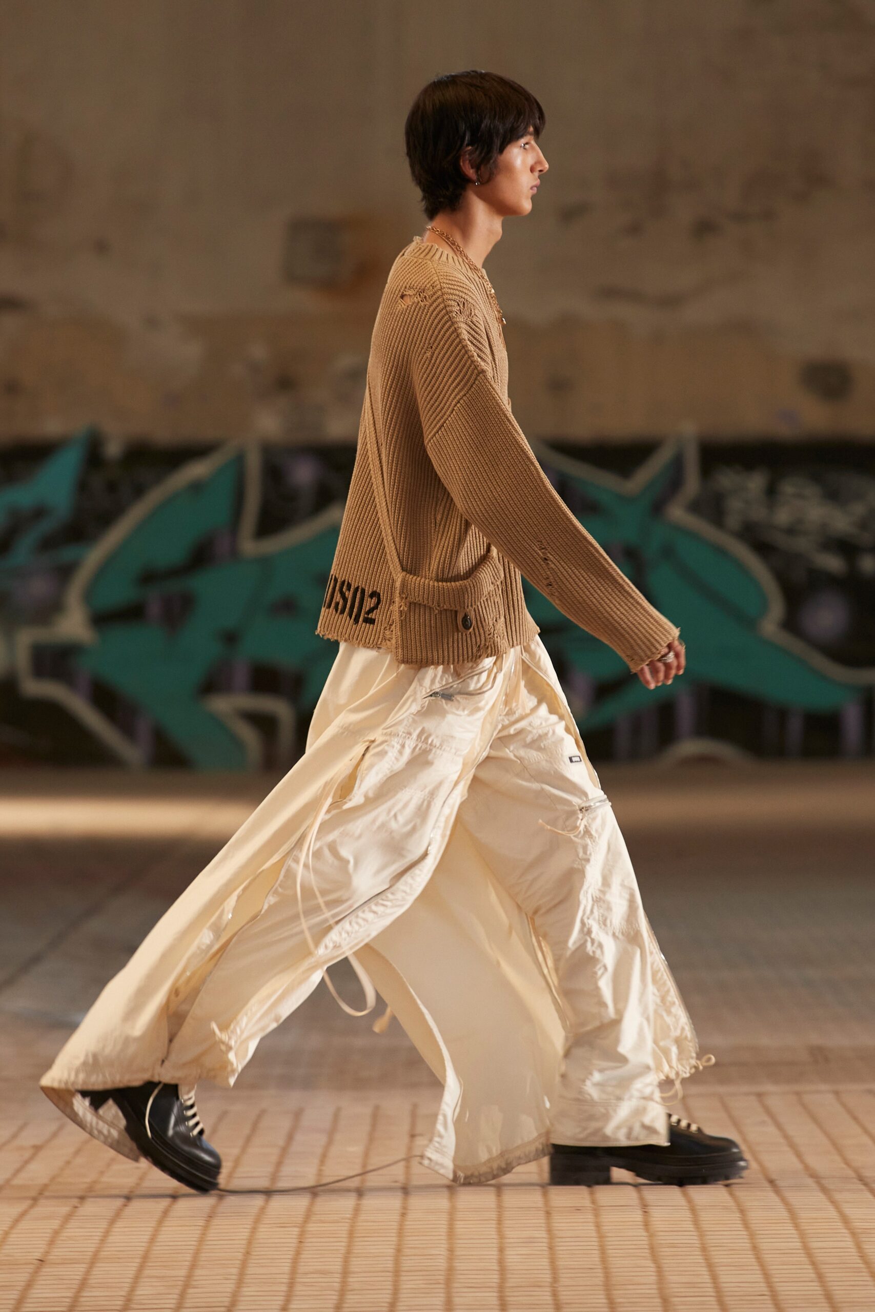 Dsquared2 S/S 22 Menswear Look 1