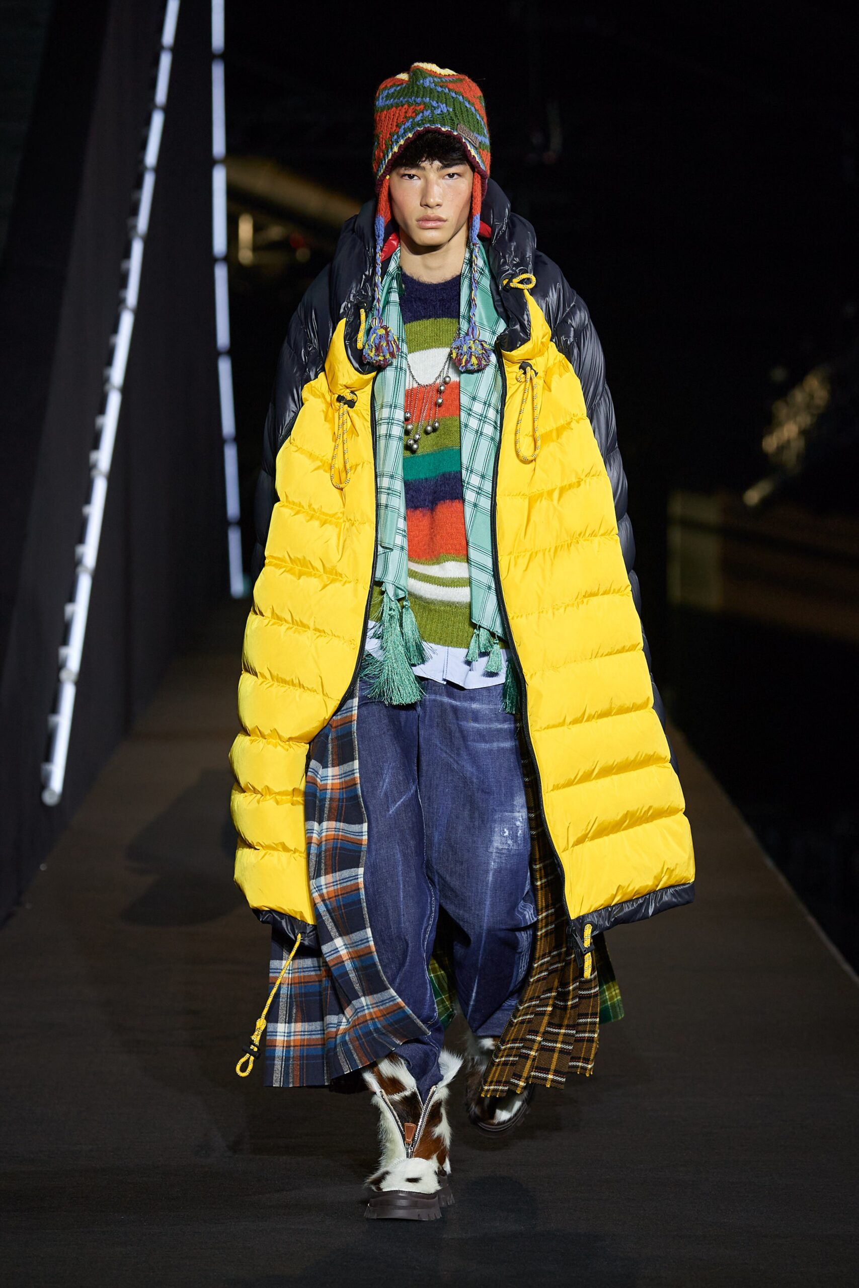 Dsquared2 F/W 22 Menswear Look 1