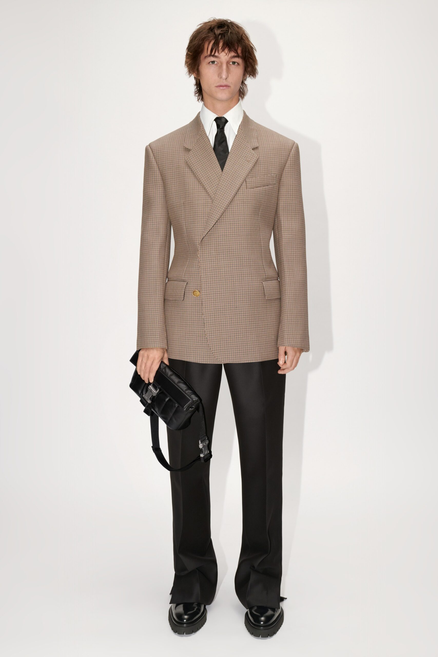Dunhill F/W 22 Menswear Look 1
