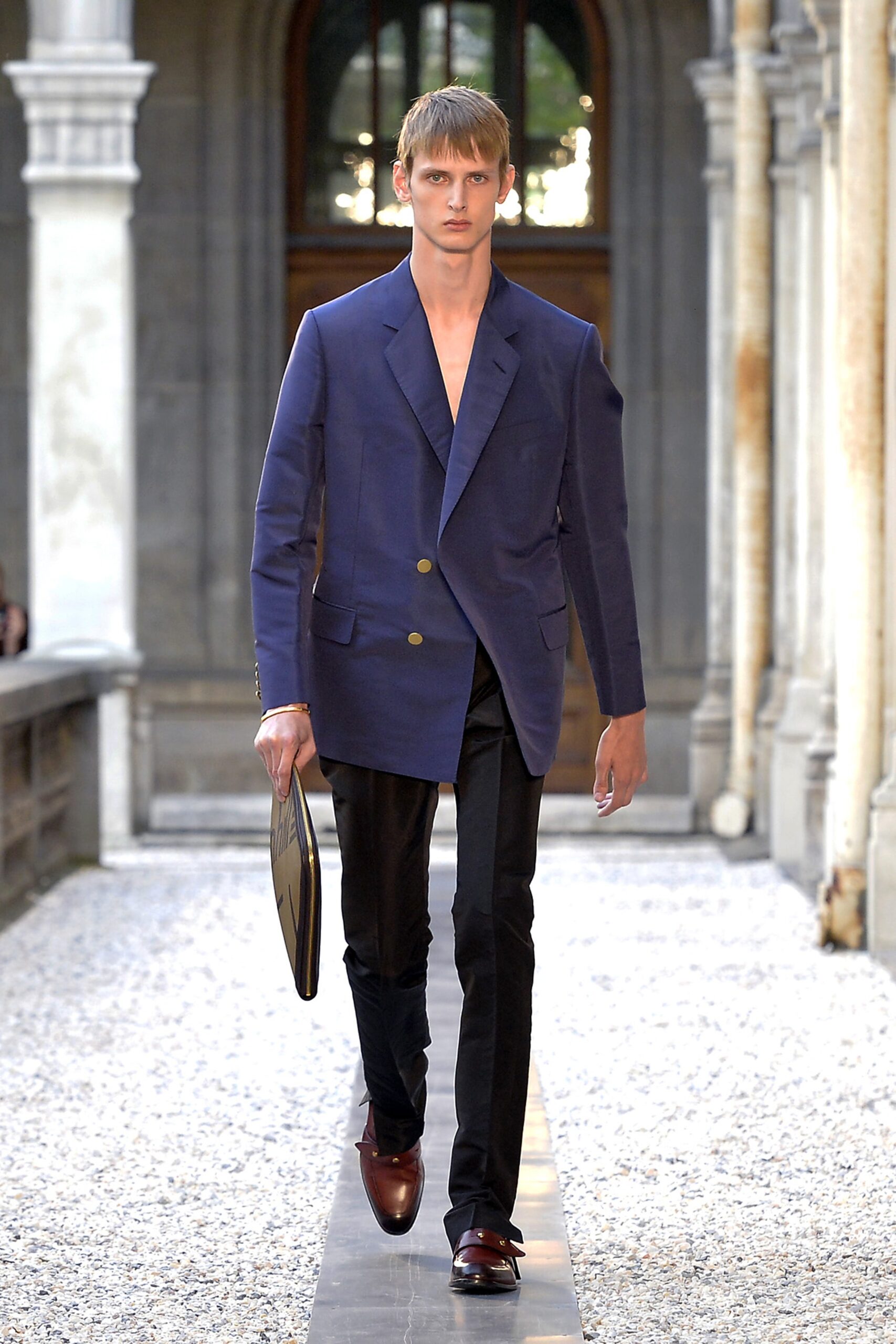 Dunhill S/S 19 Menswear Look 1