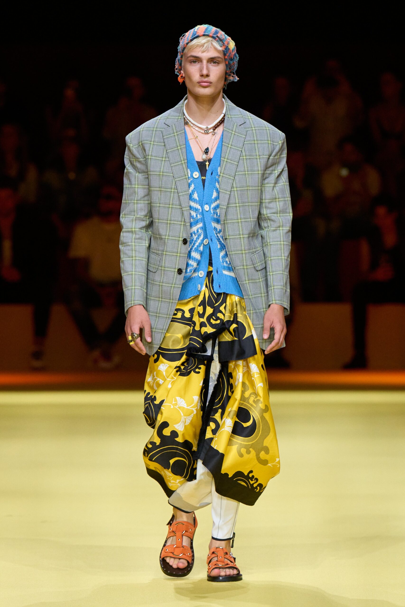 Dsquared2 S/S 23 Menswear Look 1