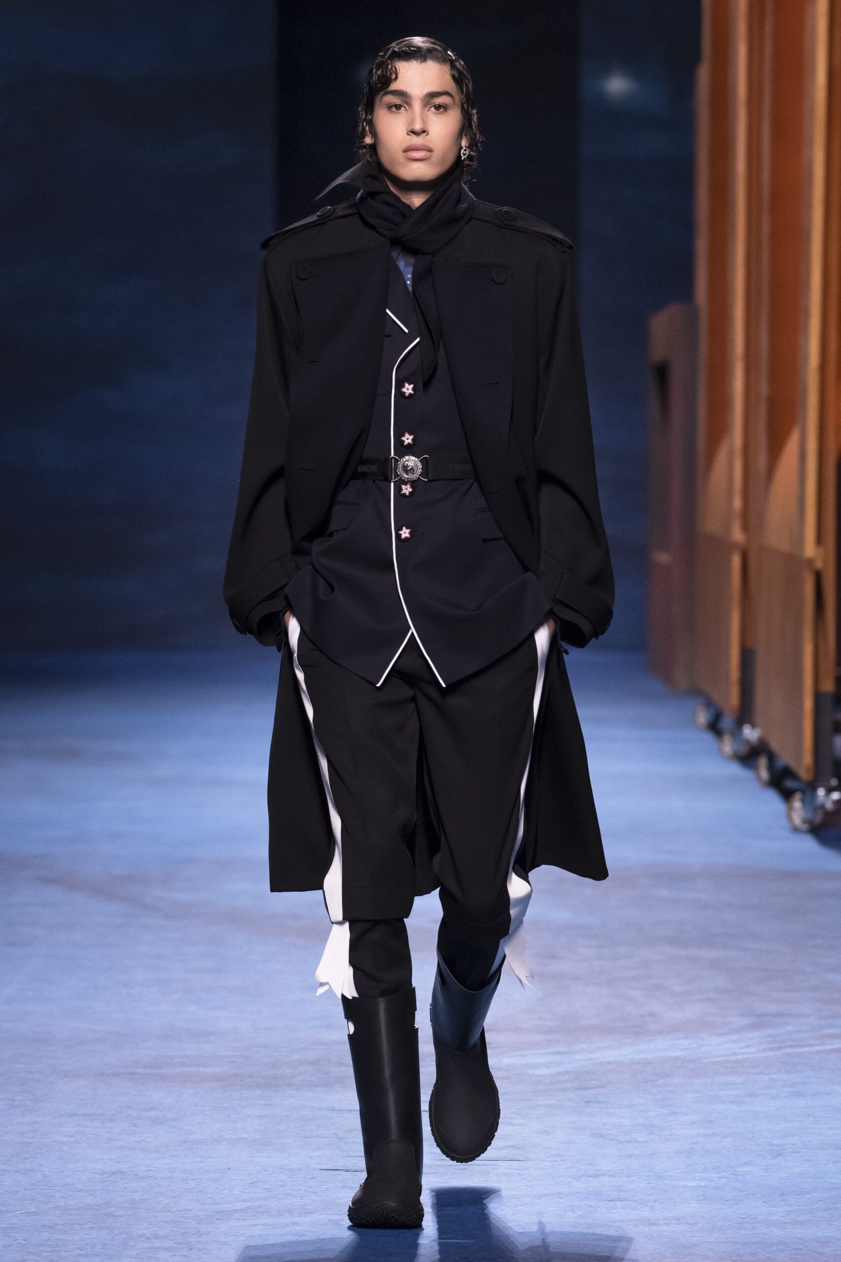 Dior Men F/W 21 Menswear Look 2