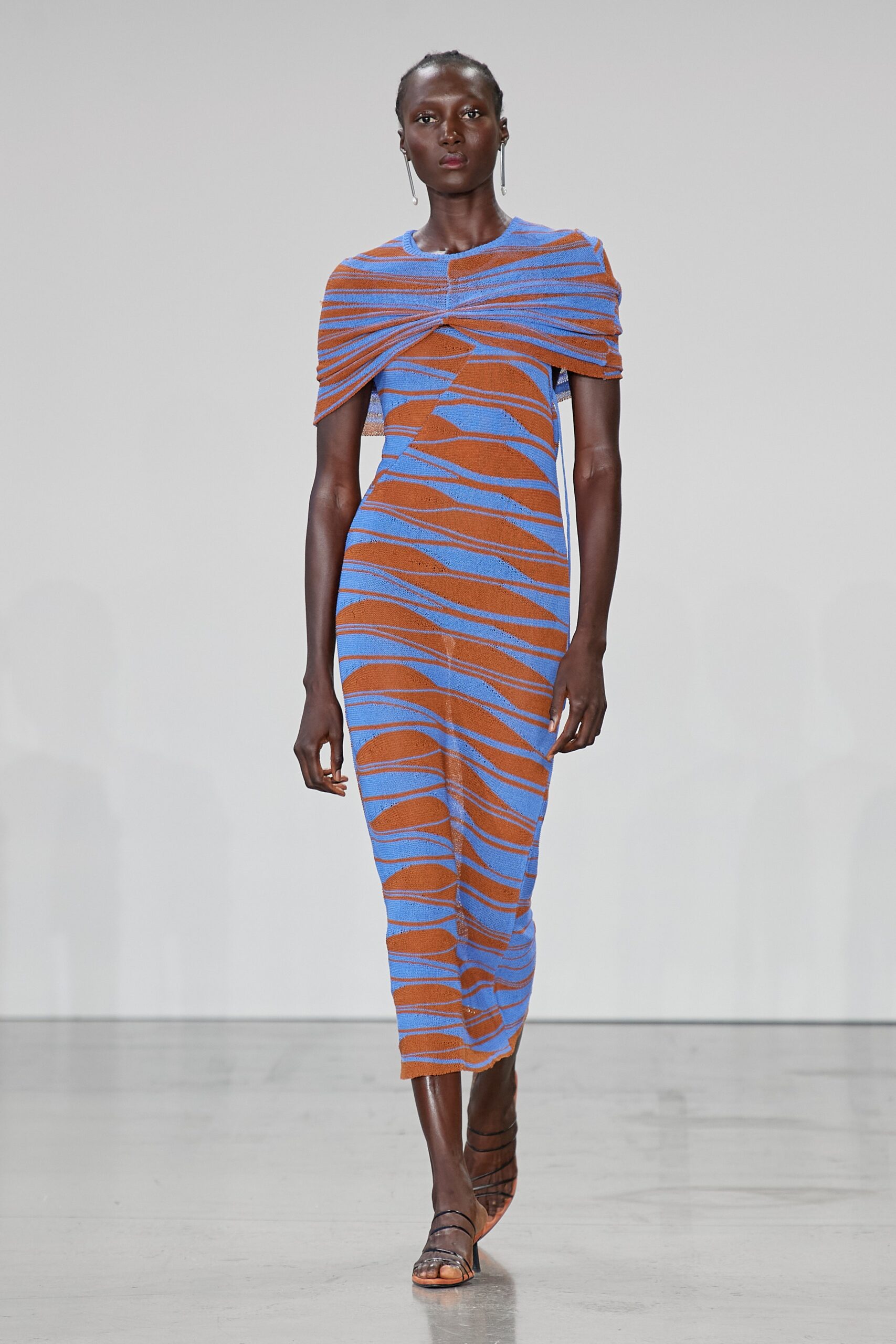 Deveaux S/S 23 Look 2