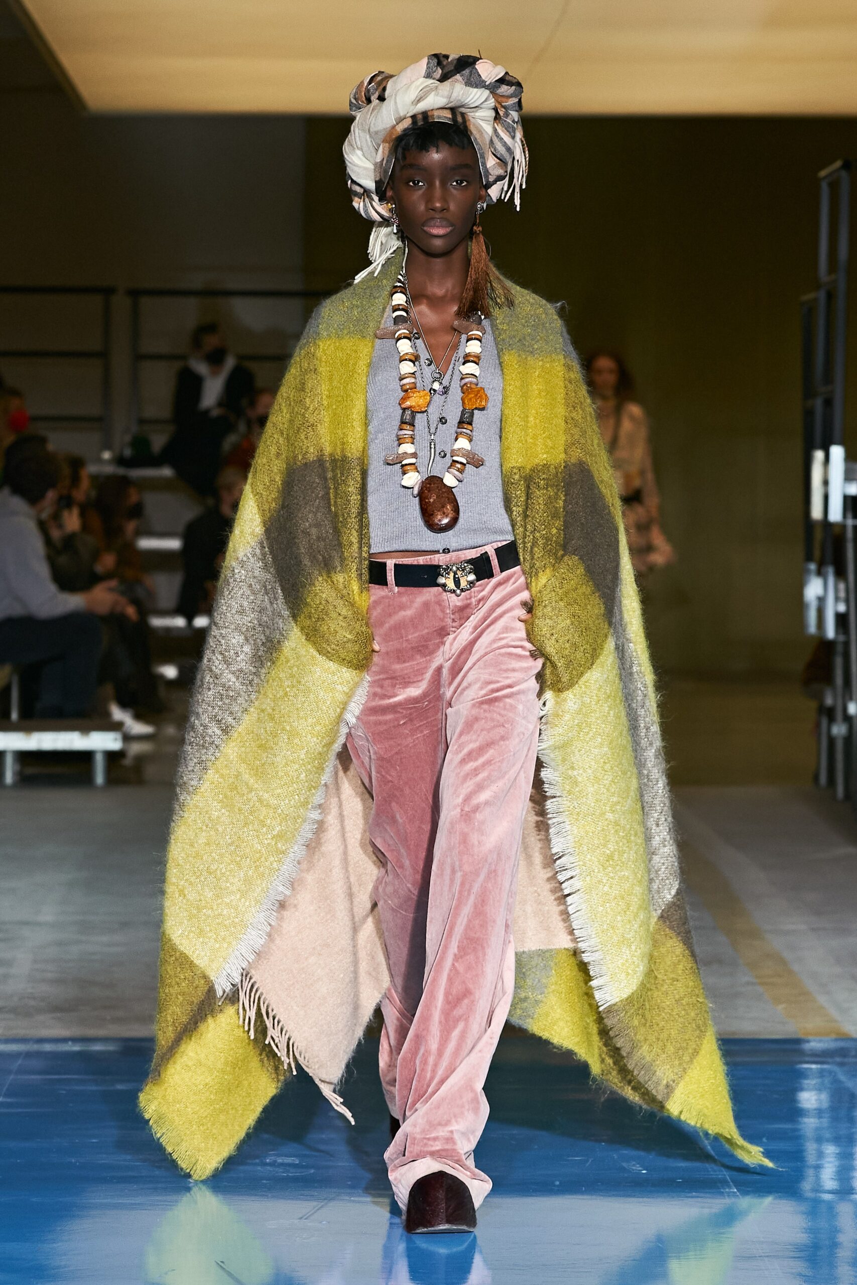 Dsquared2 F/W 22 Look 2