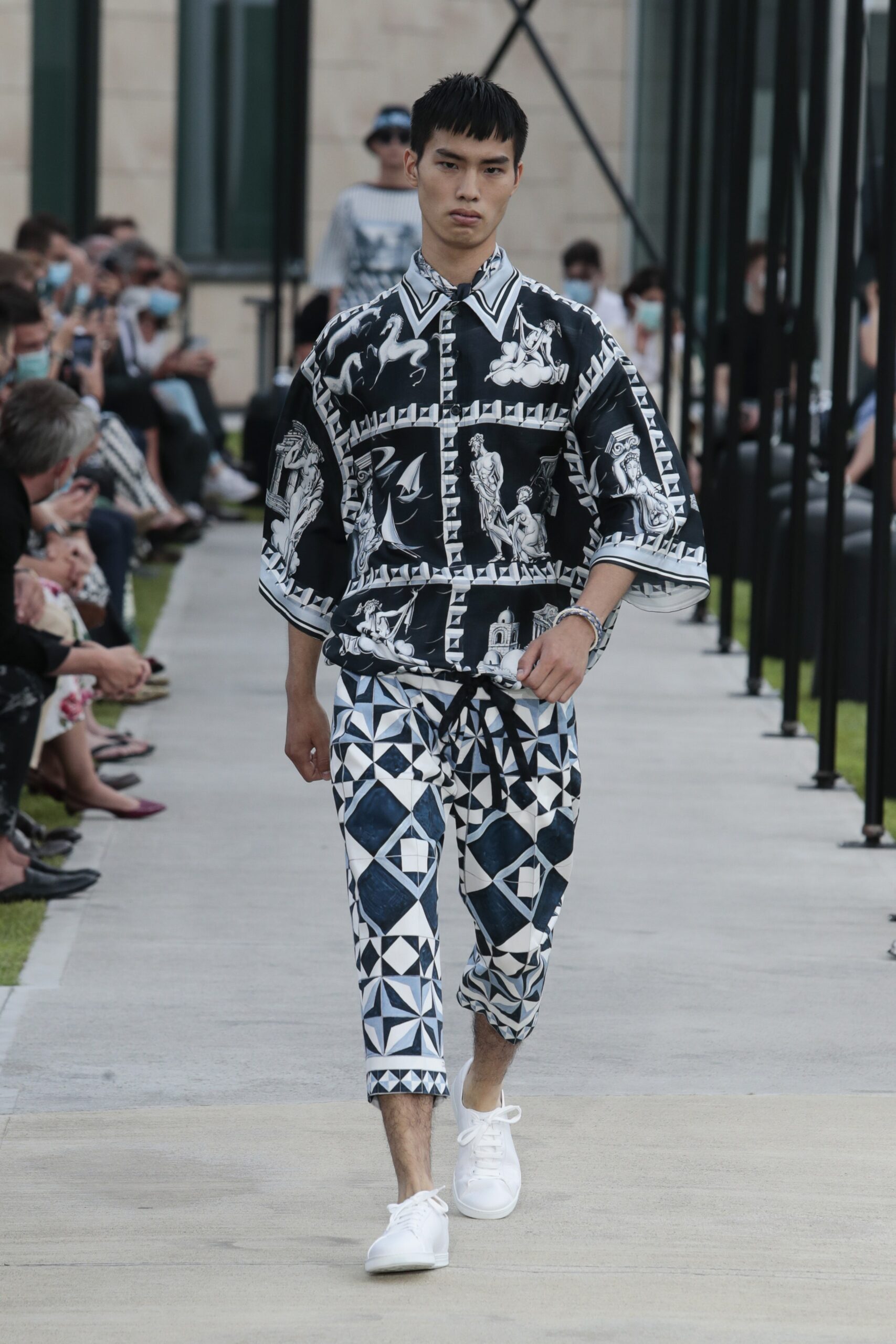 Dolce & Gabbana S/S 21 Menswear Look 4