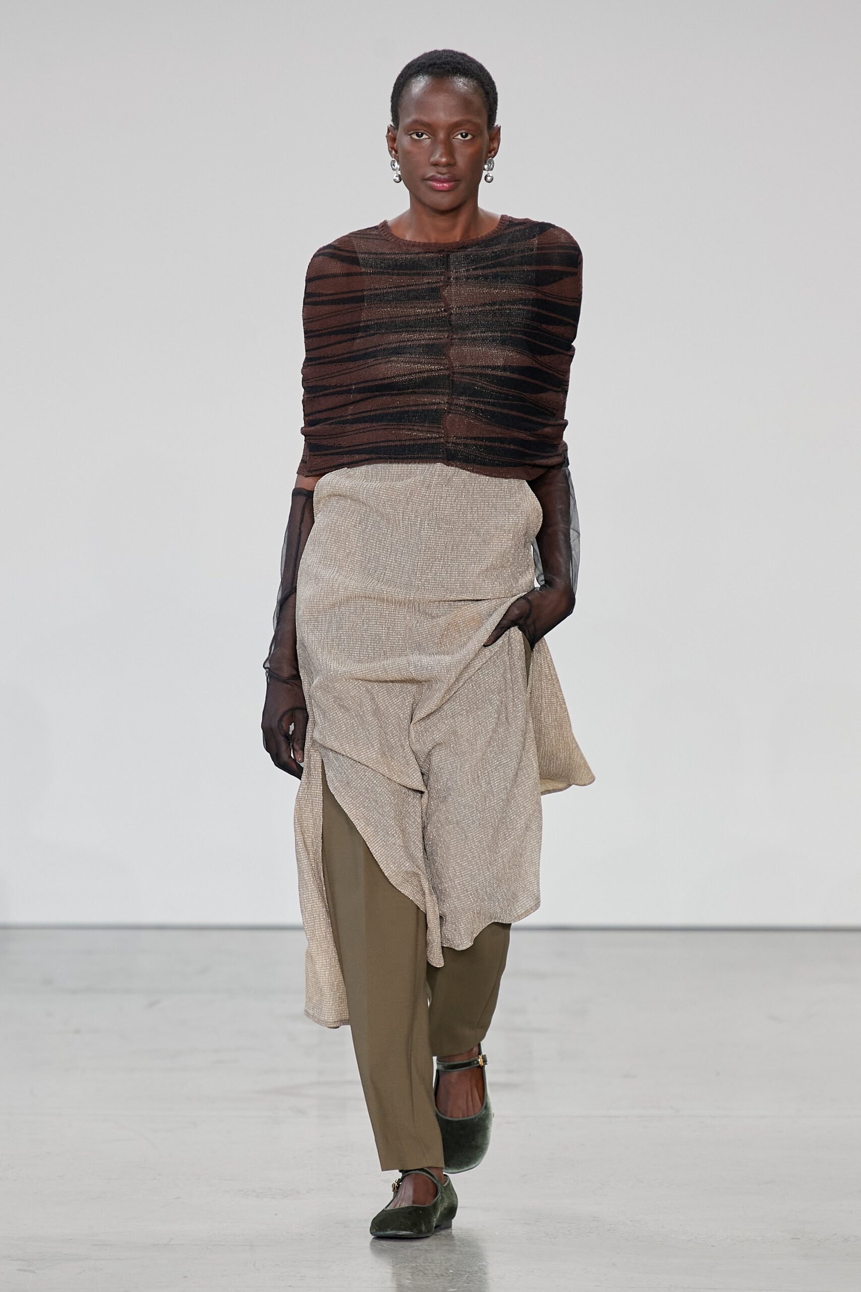Deveaux S/S 23 Look 5