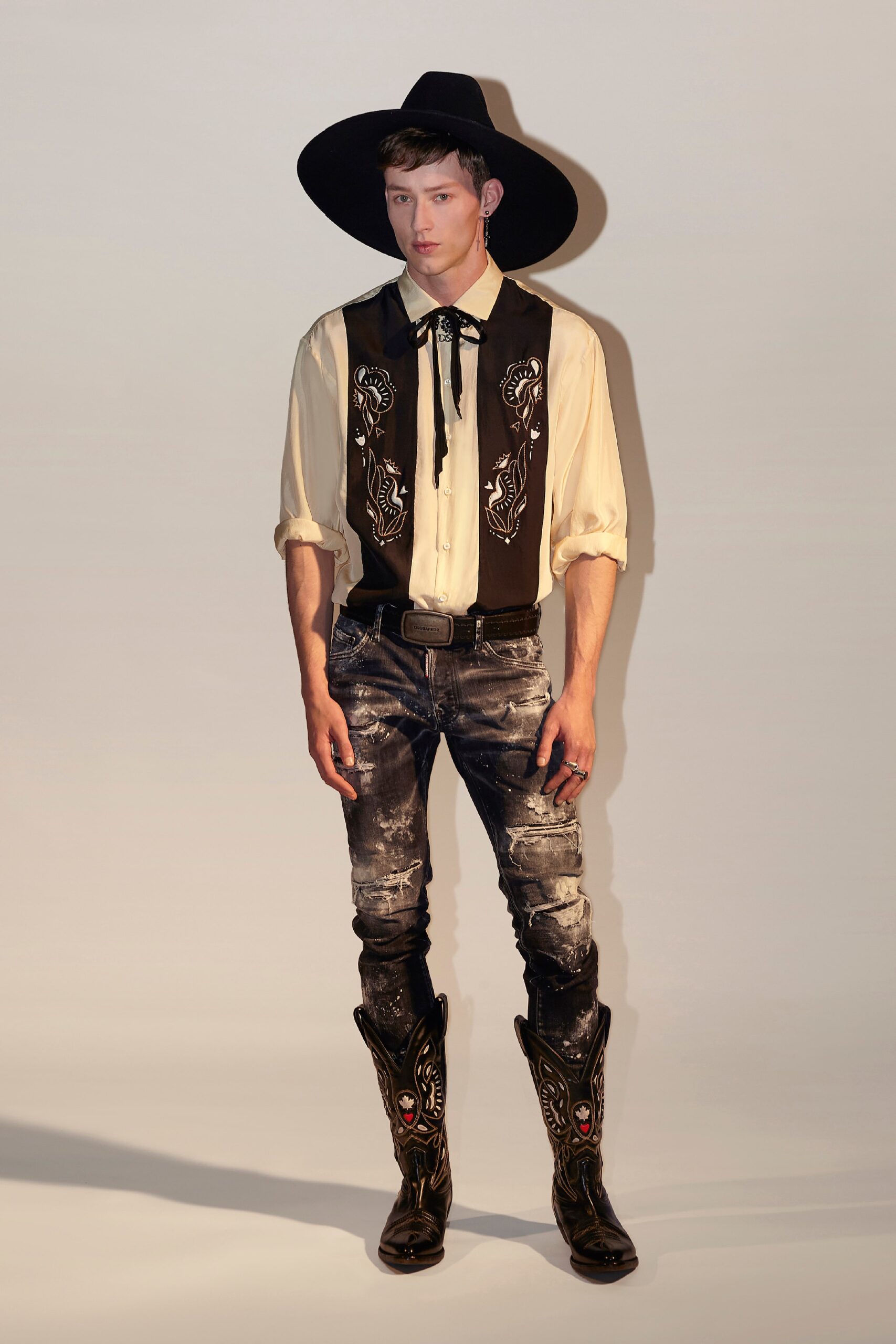 Dsquared2 F/W 23 Look 5