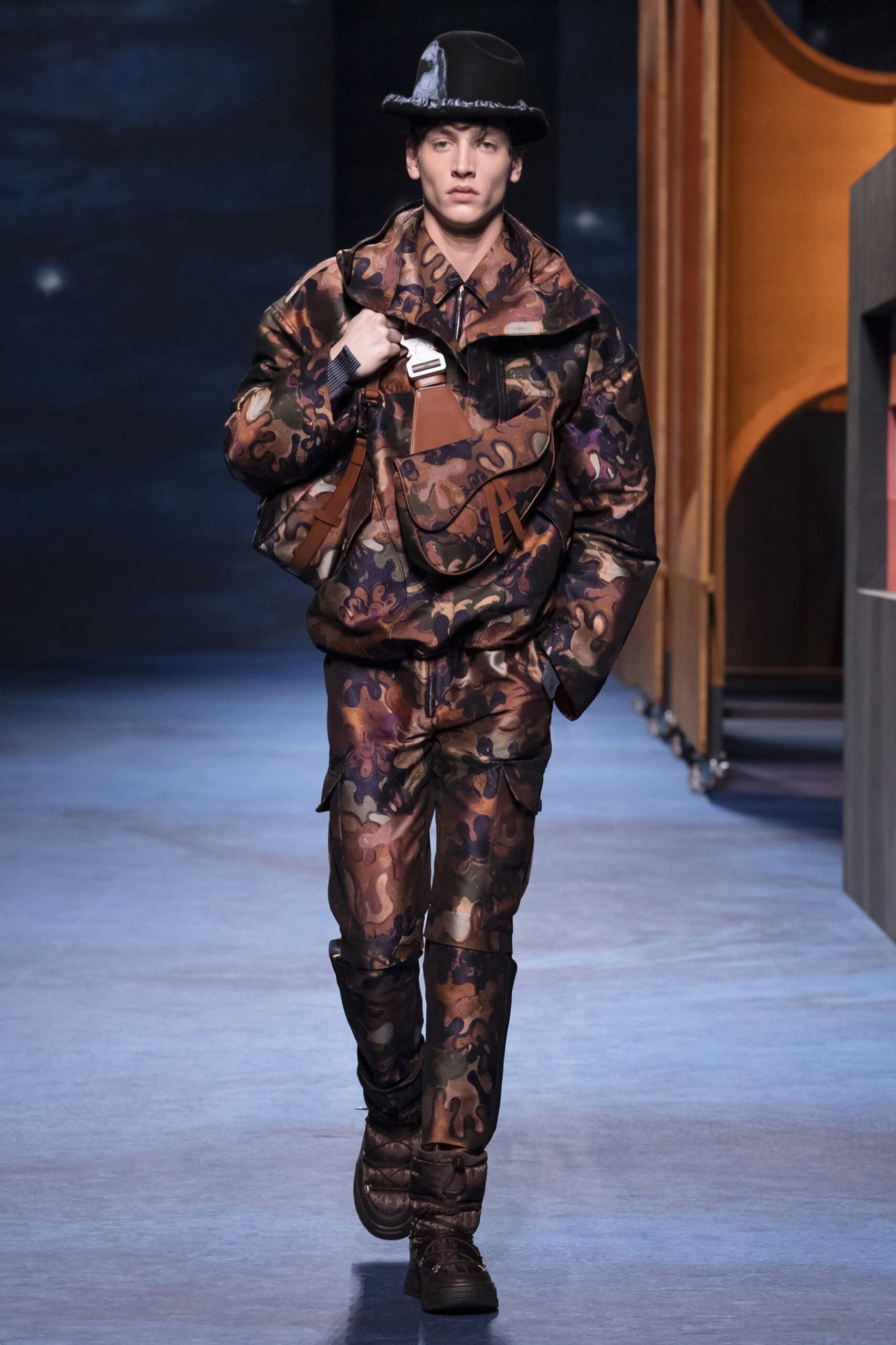 Dior Men F/W 21 Menswear Look 10