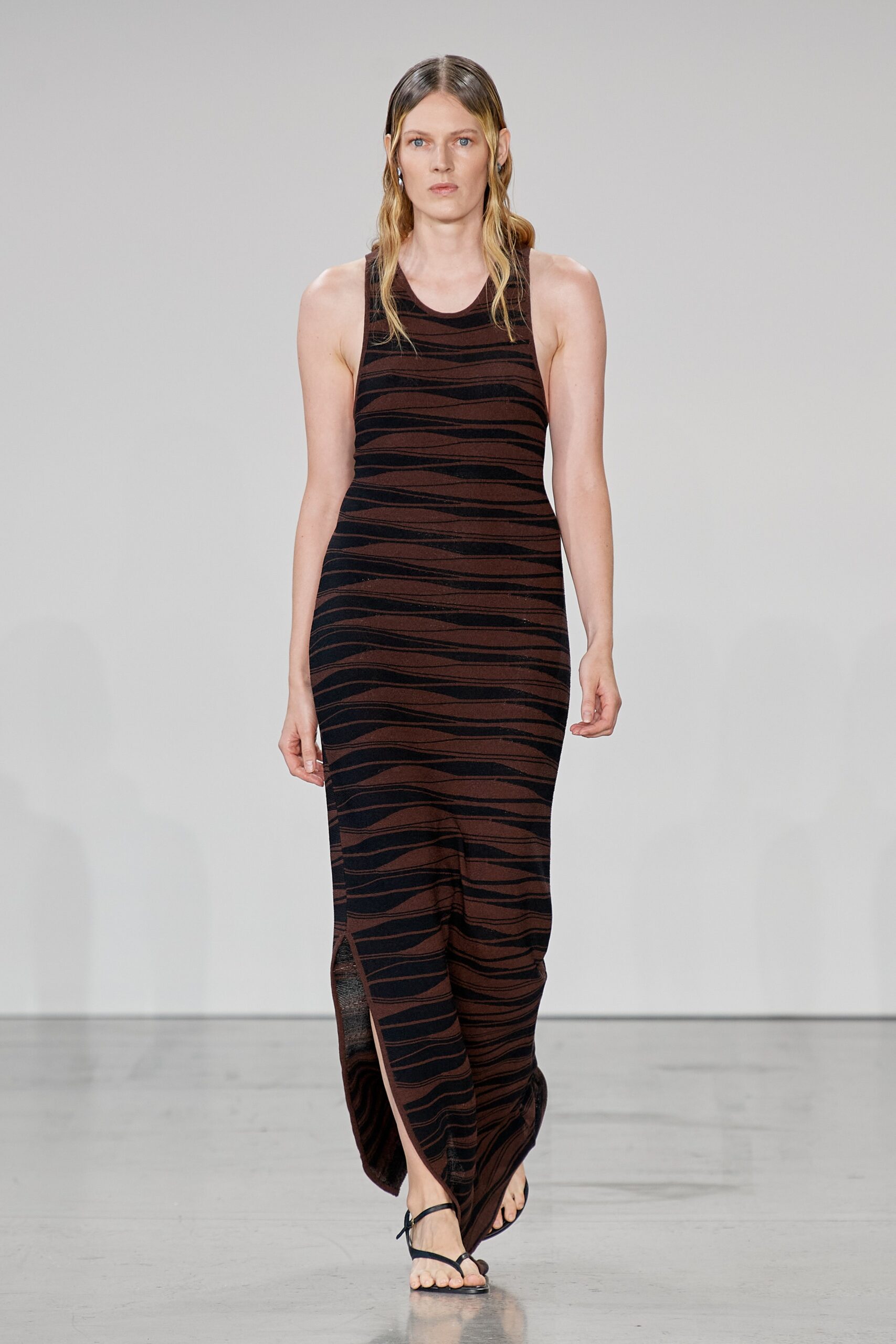 Deveaux S/S 23 Look 10
