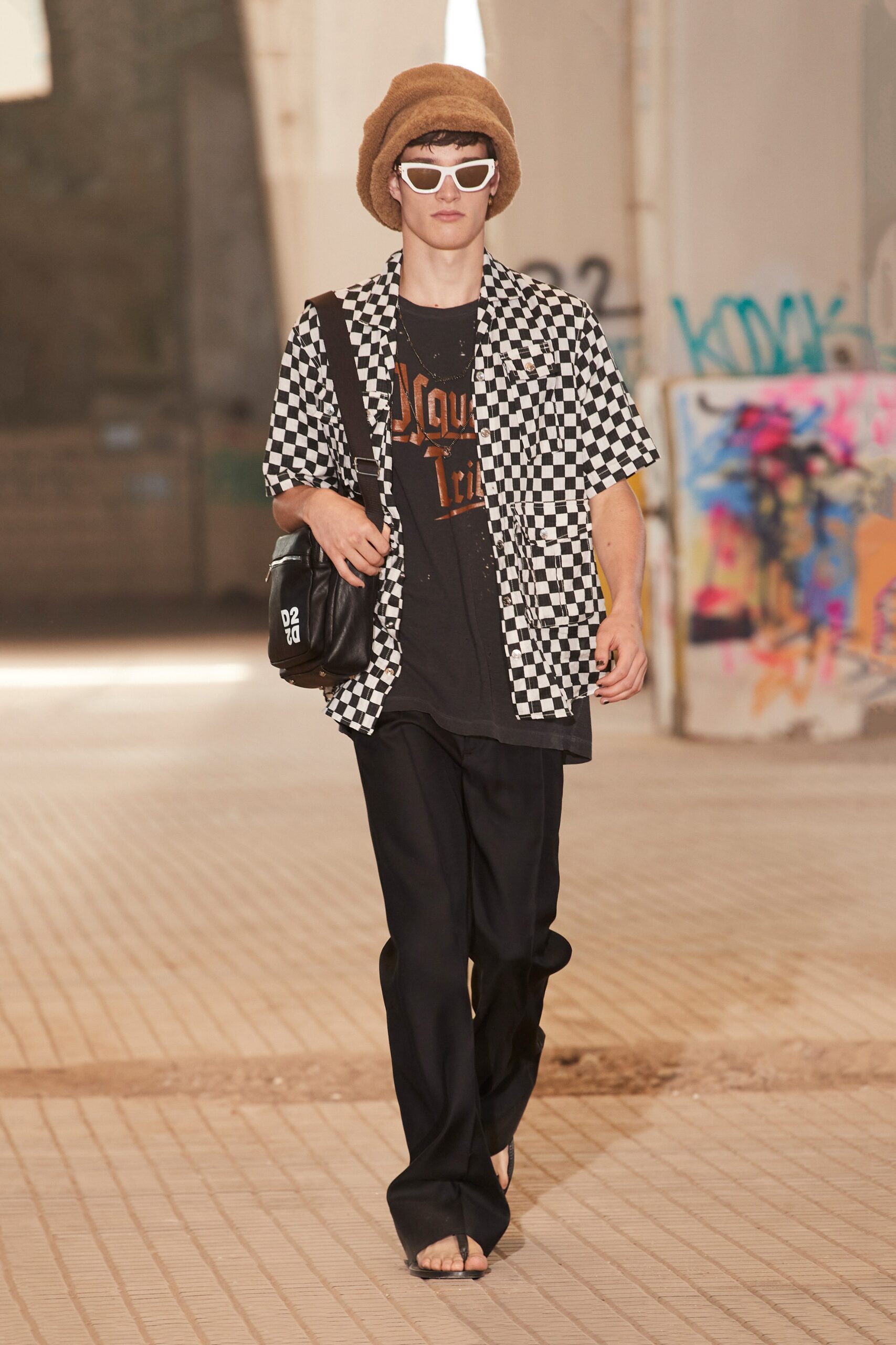 Dsquared2 S/S 22 Menswear Look 11