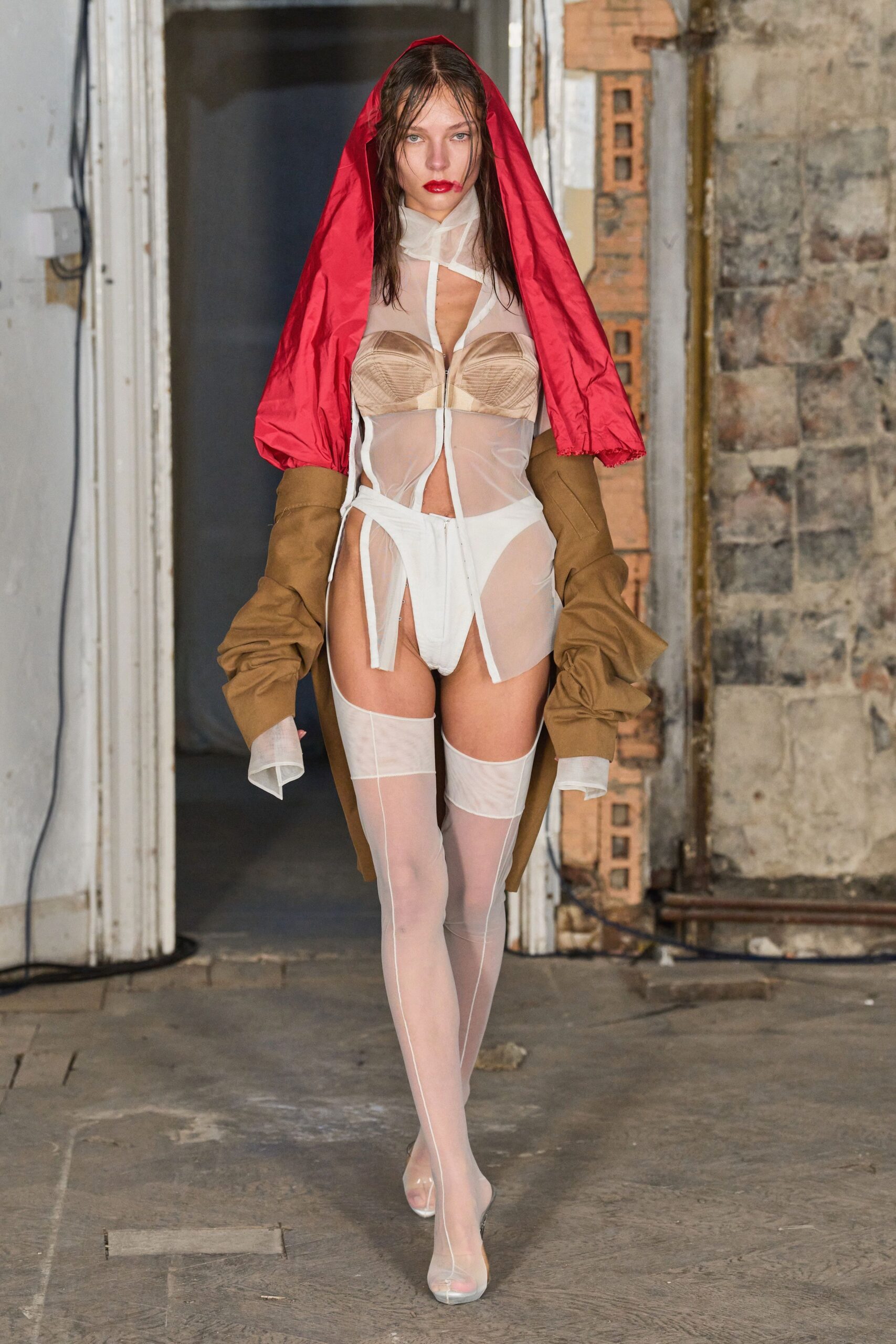Dilara Findikoglu S/S 23 Look 12