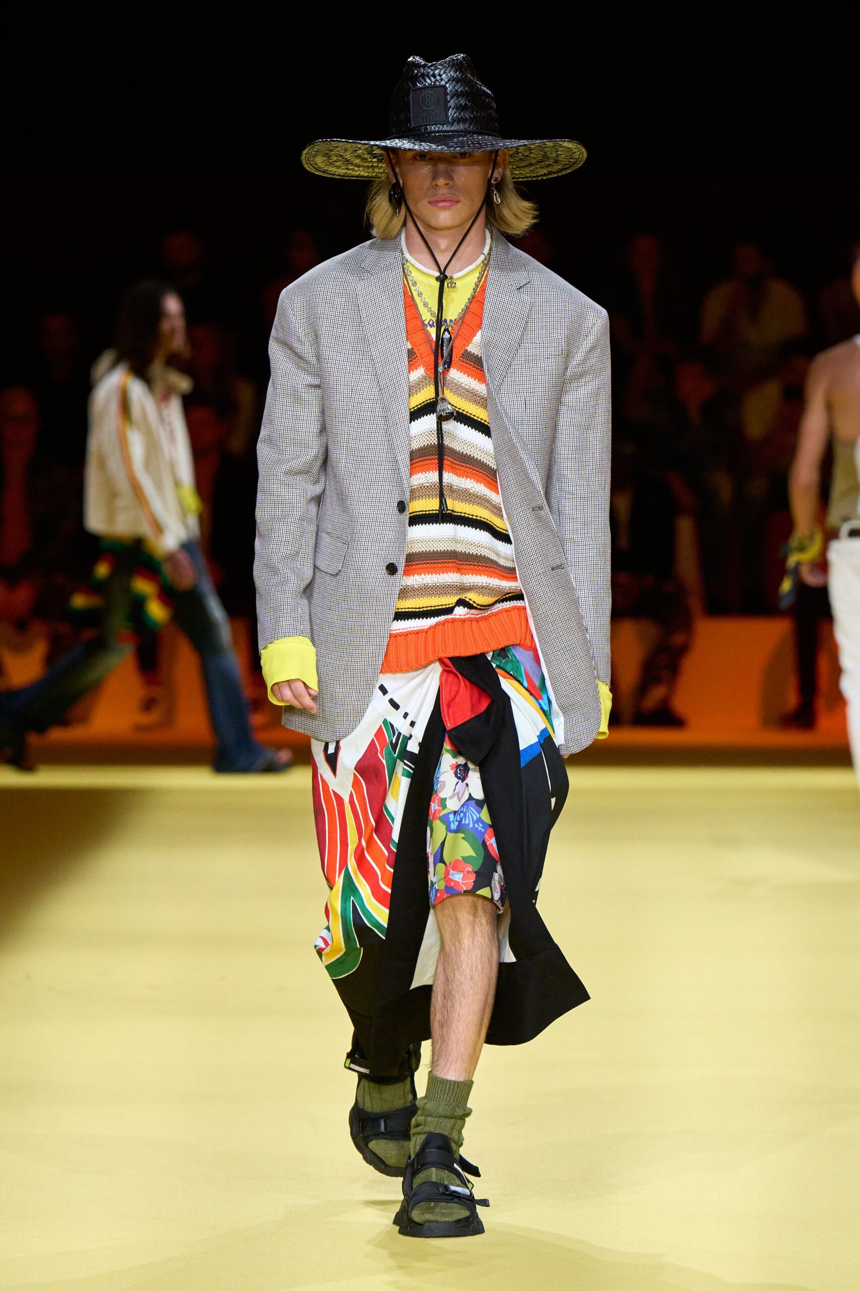Dsquared2 S/S 23 Menswear Look 13
