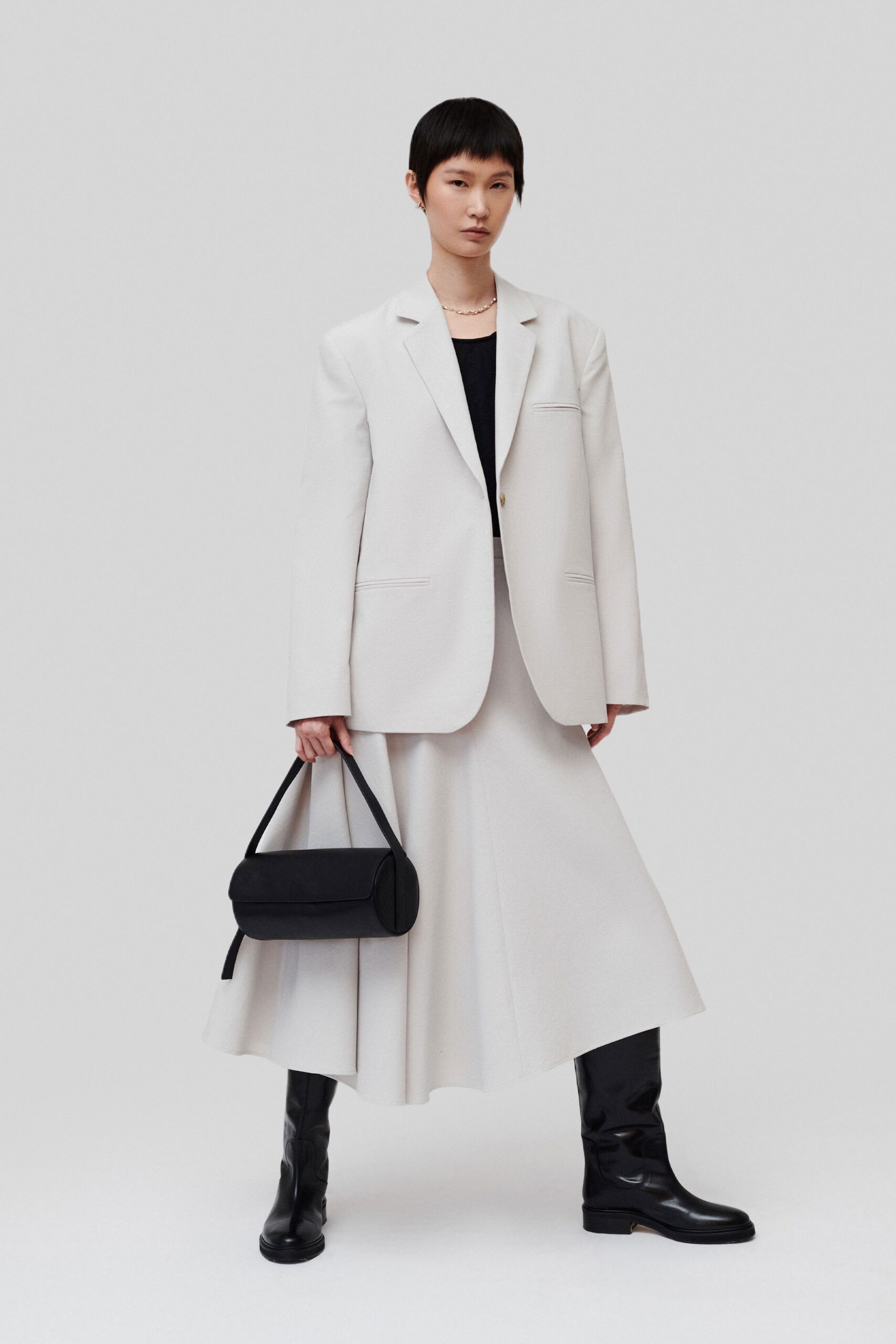 Deveaux F/W 23 Look 13