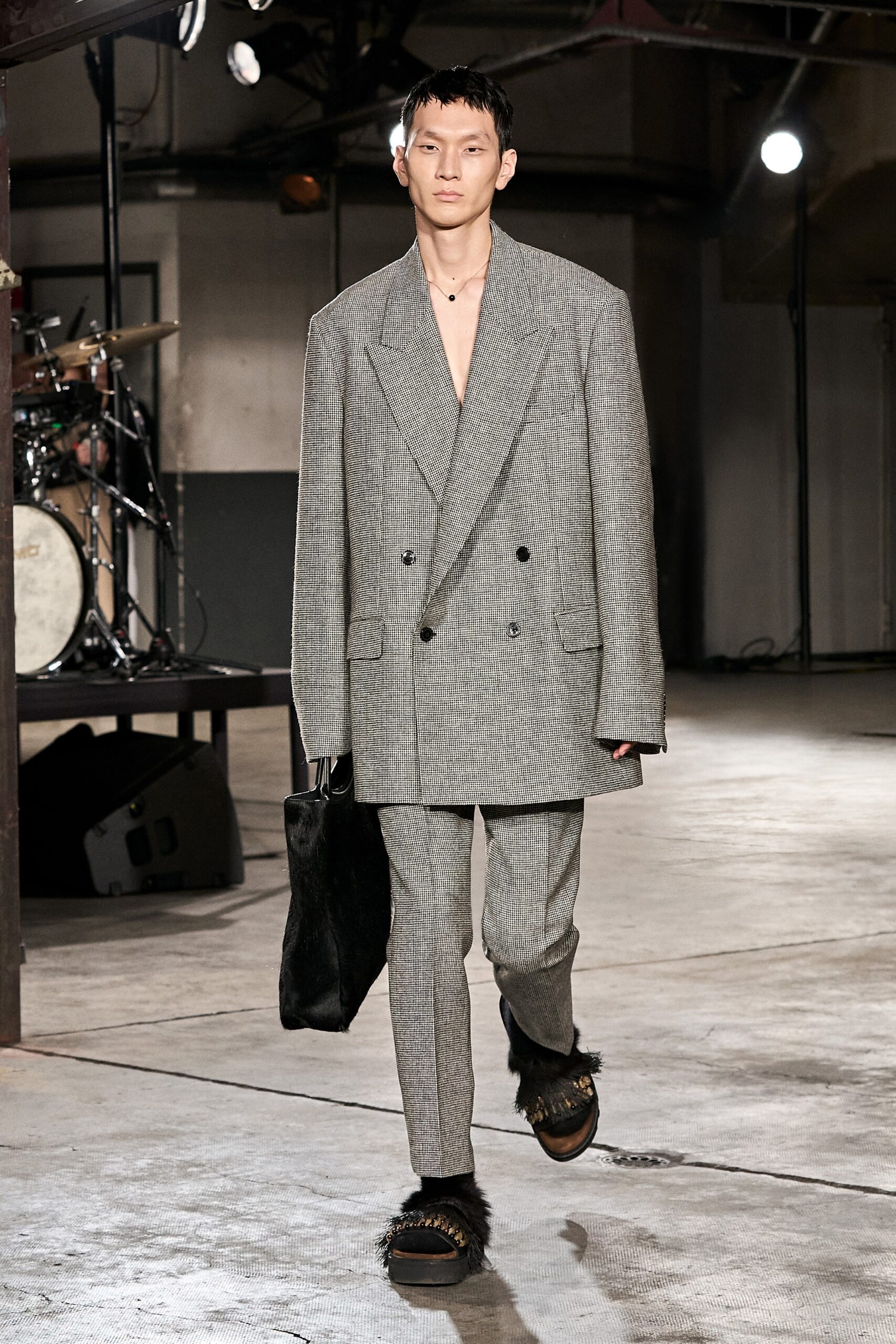 Dries Van Noten F/W 23 Menswear Look 15