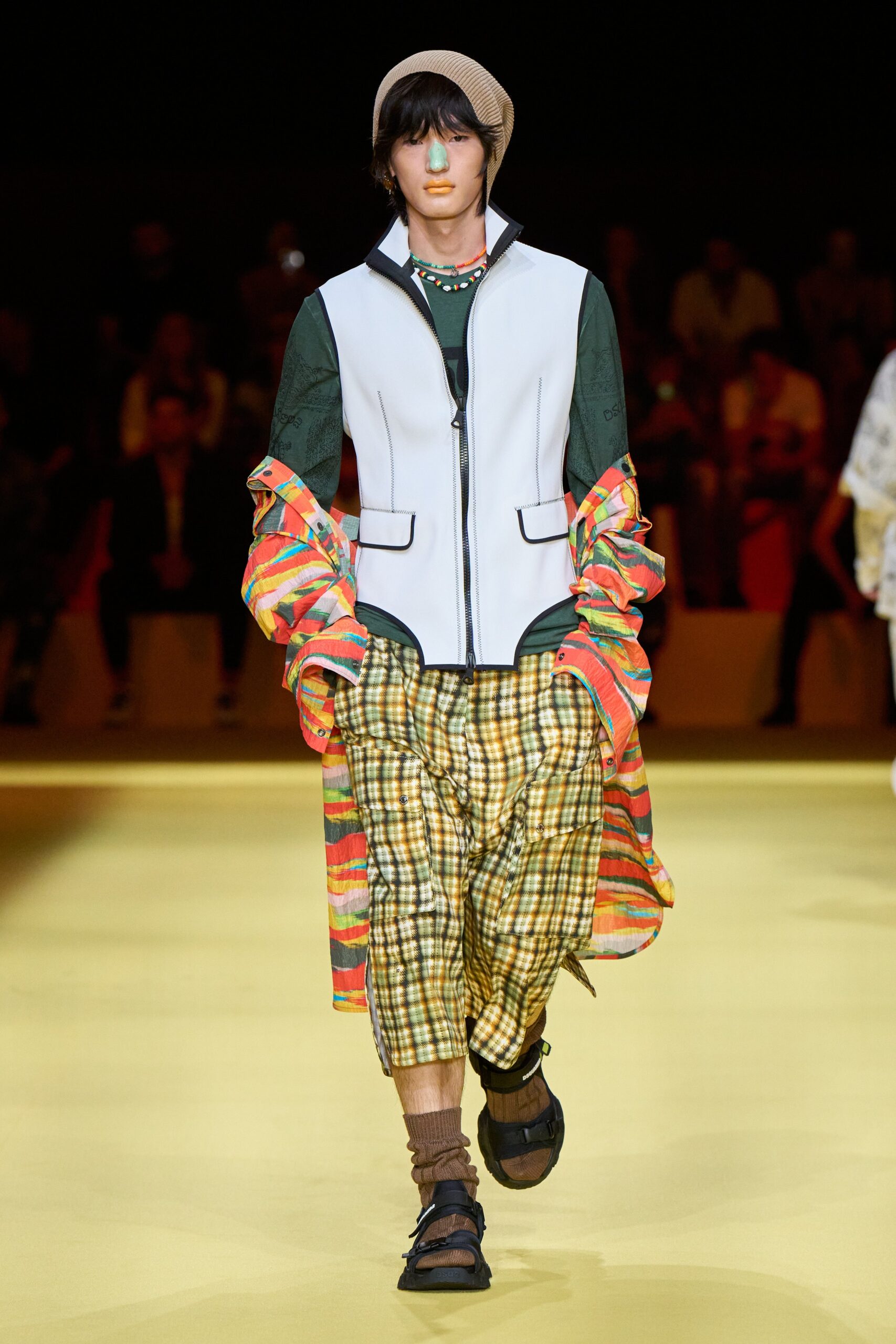 Dsquared2 S/S 23 Menswear Look 15