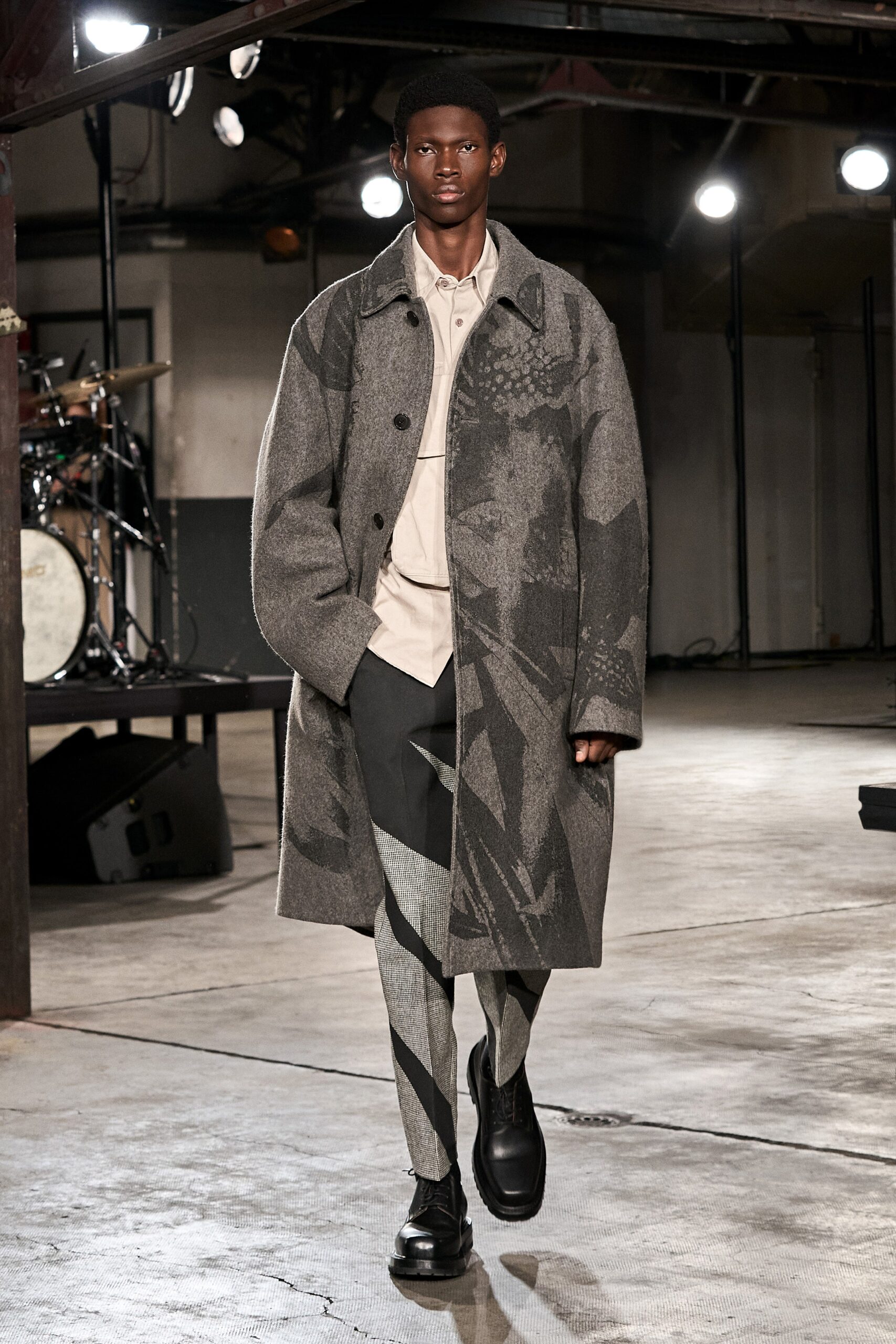 Dries Van Noten F/W 23 Menswear Look 16