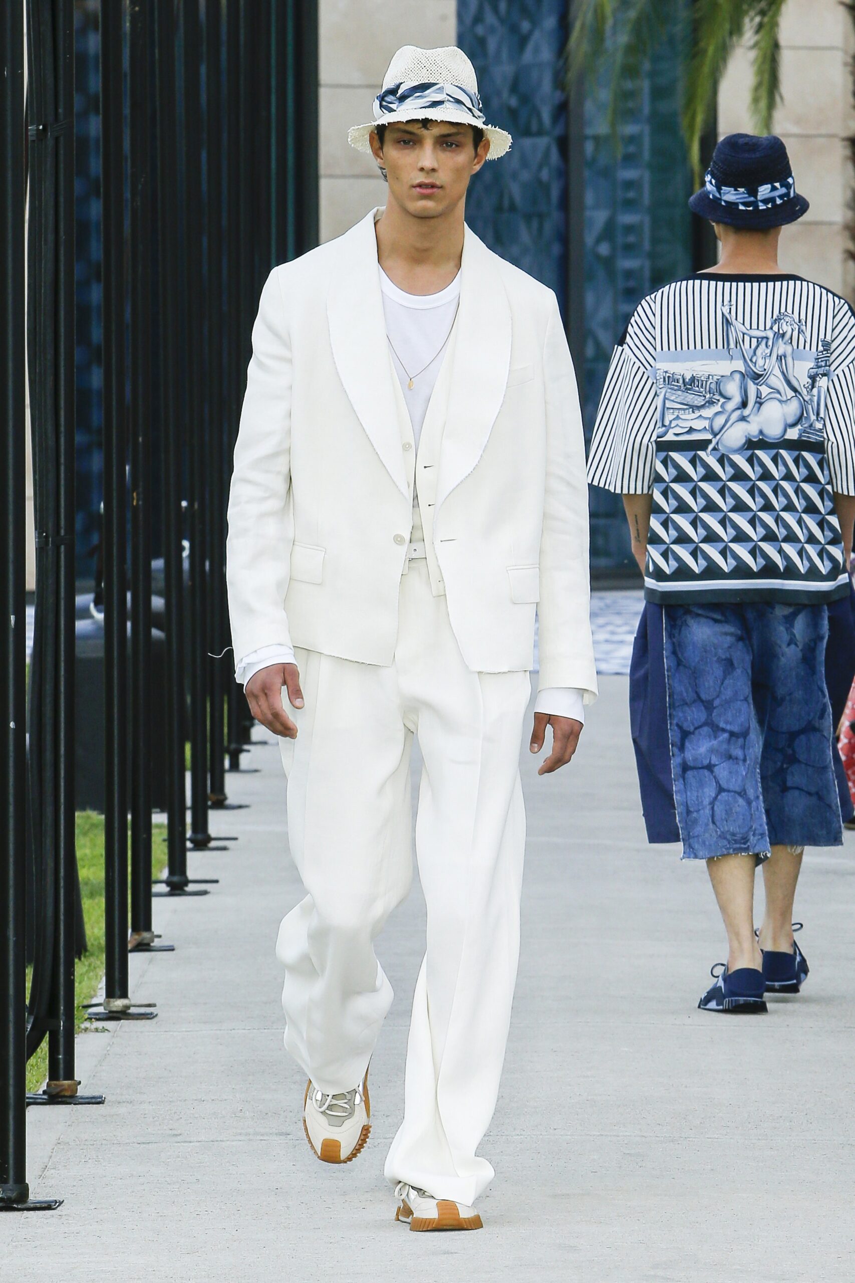 Dolce & Gabbana S/S 21 Menswear Look 17