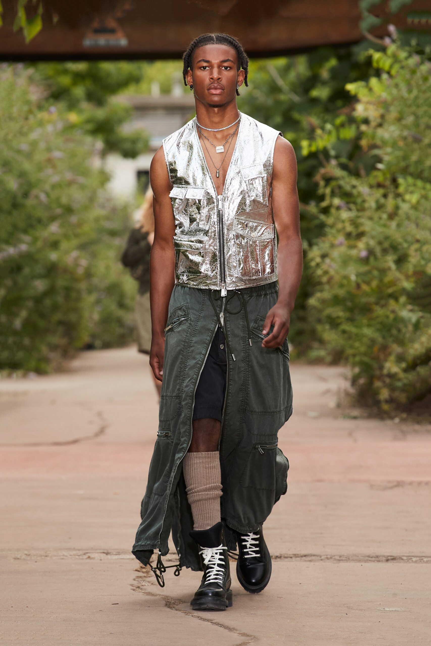 Dsquared2 S/S 22 Menswear Look 17