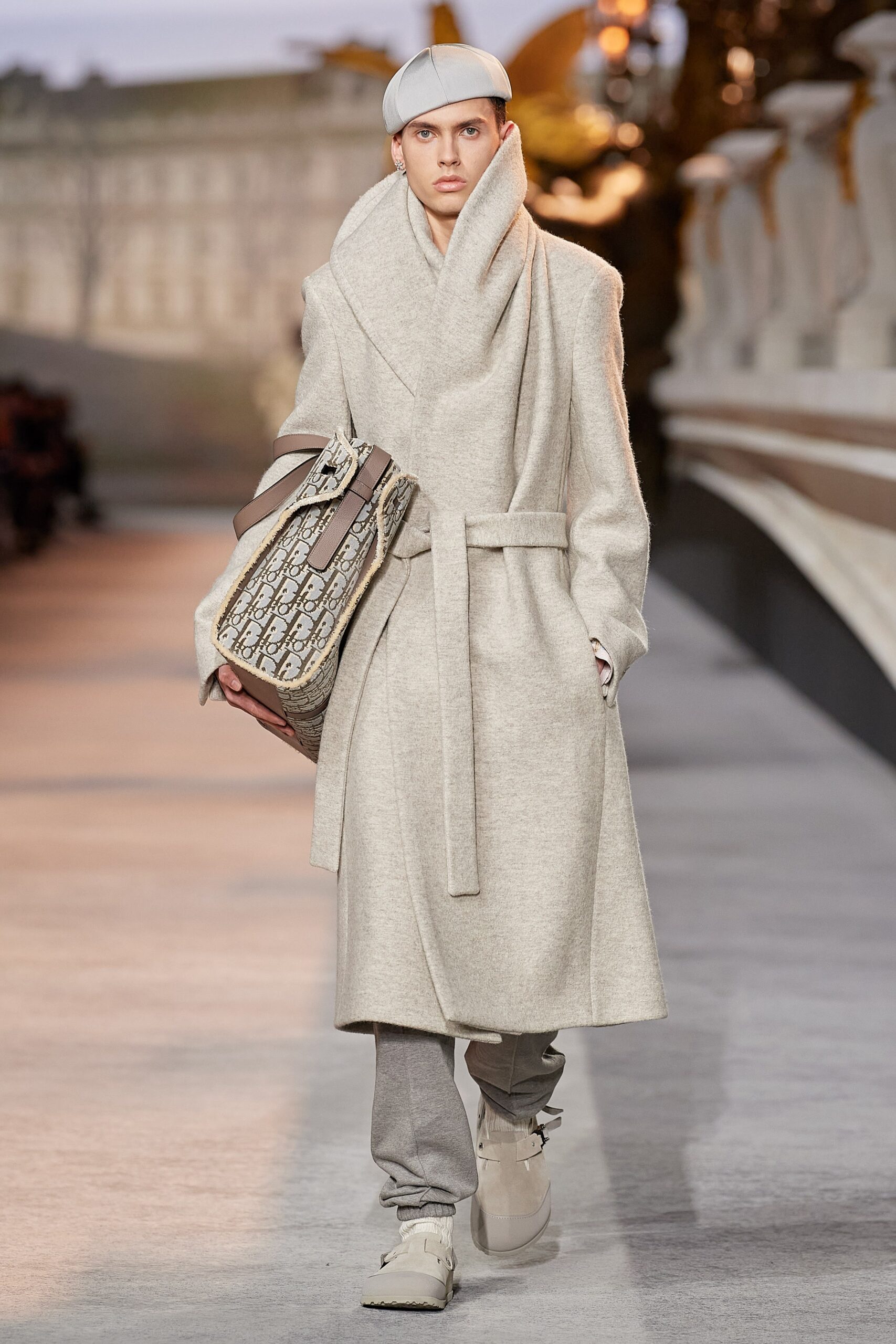 Dior Men F/W 22 Menswear Look 17