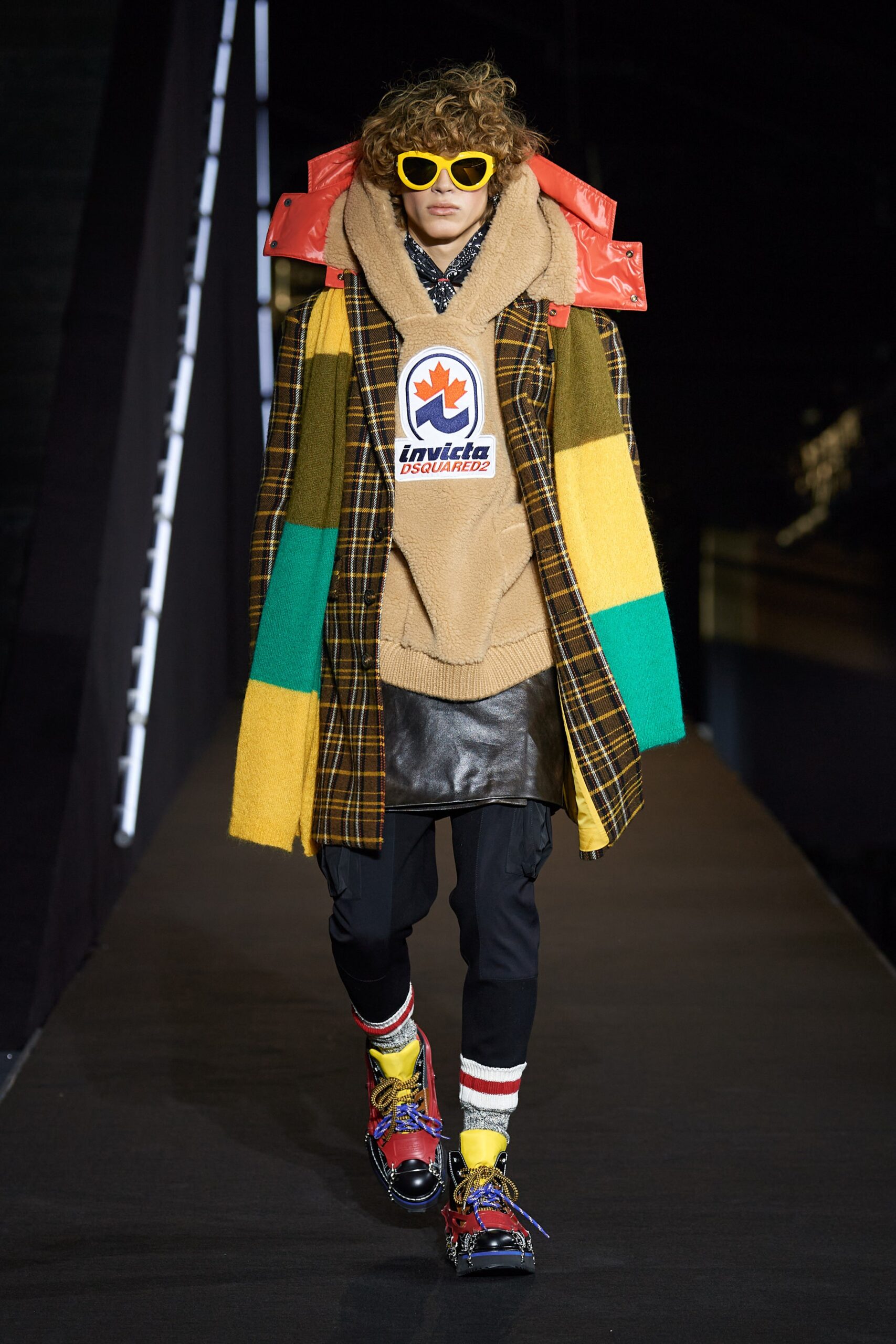 Dsquared2 F/W 22 Menswear Look 17