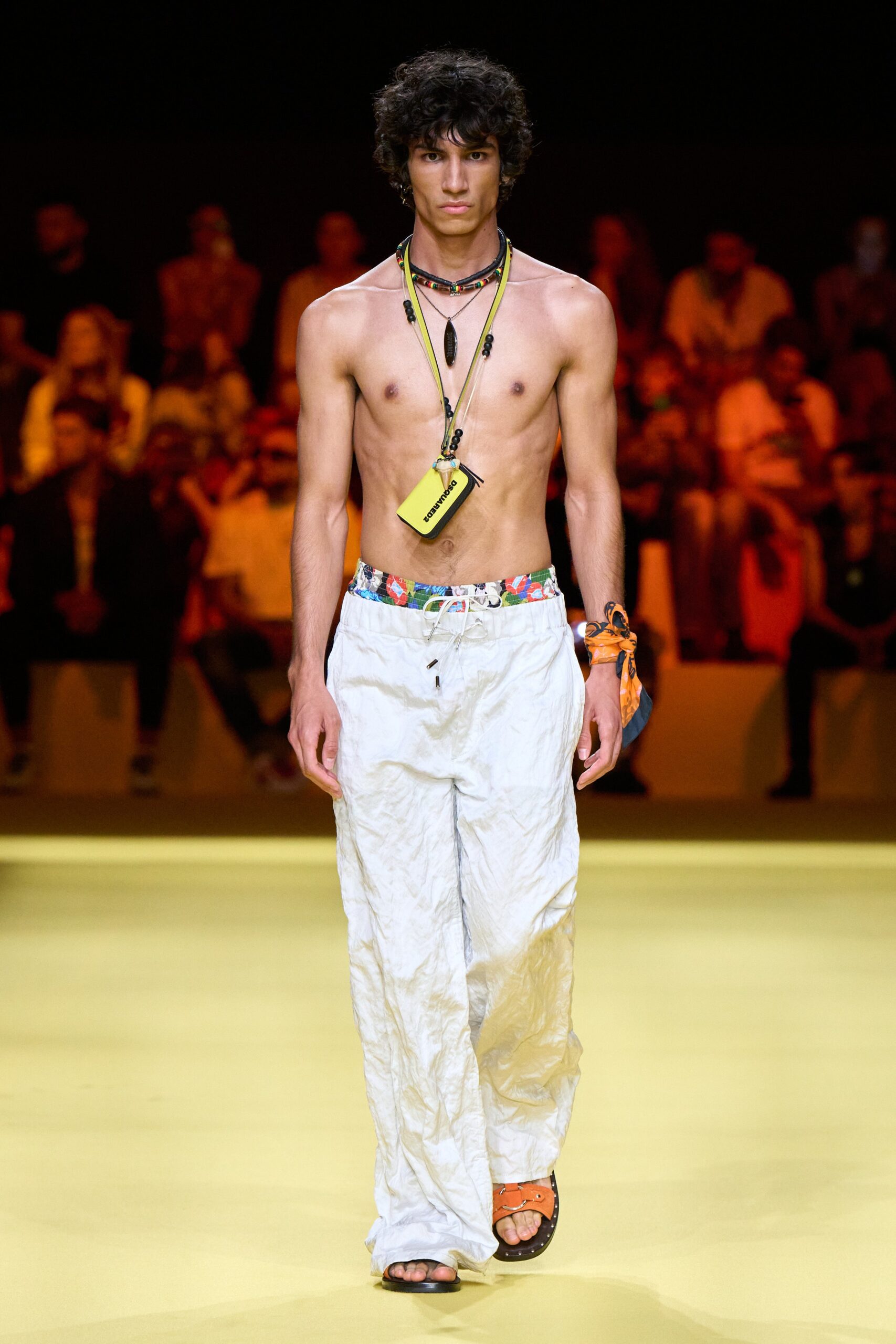 Dsquared2 S/S 23 Menswear Look 17