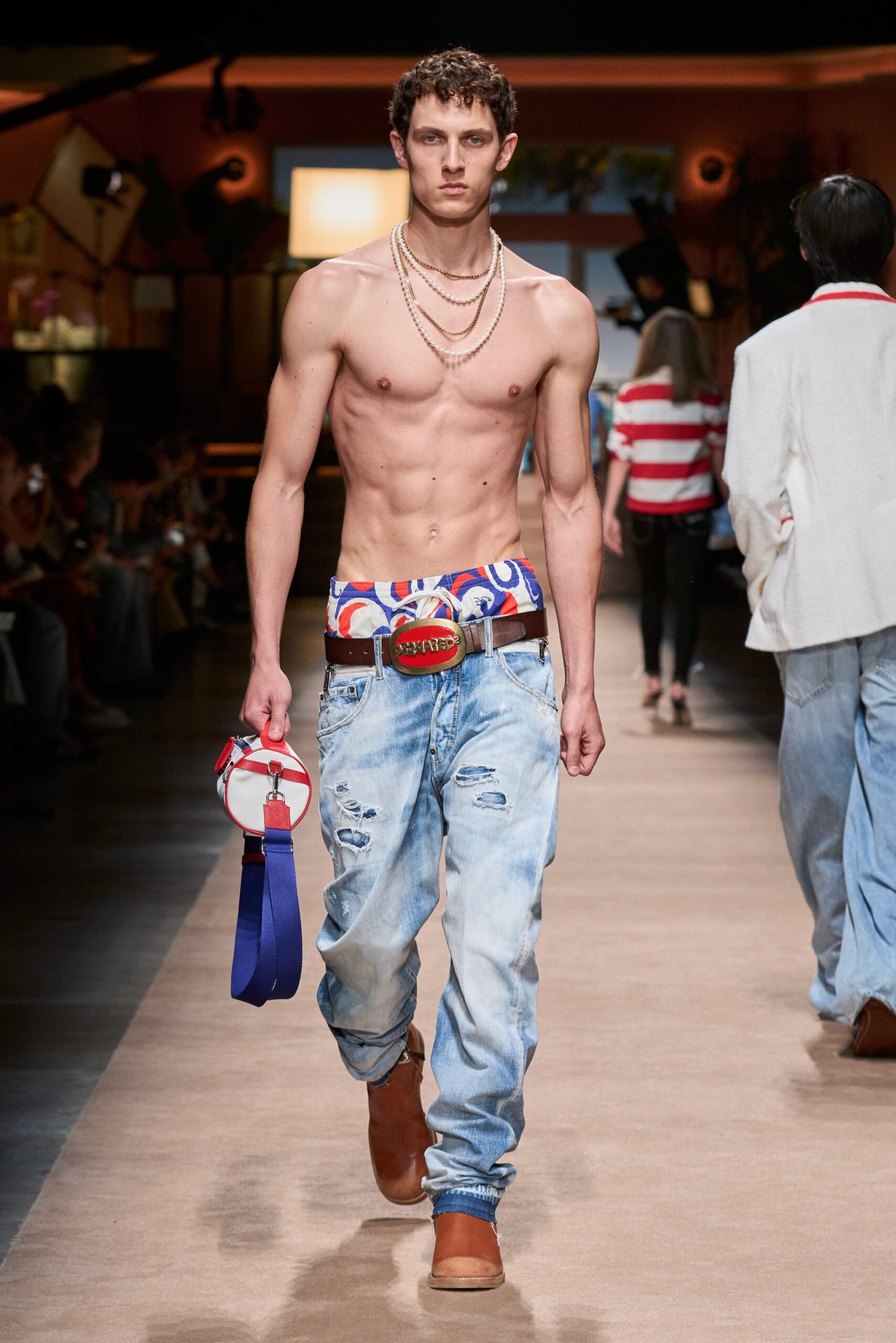 Dsquared2 S/S 24 Look 17