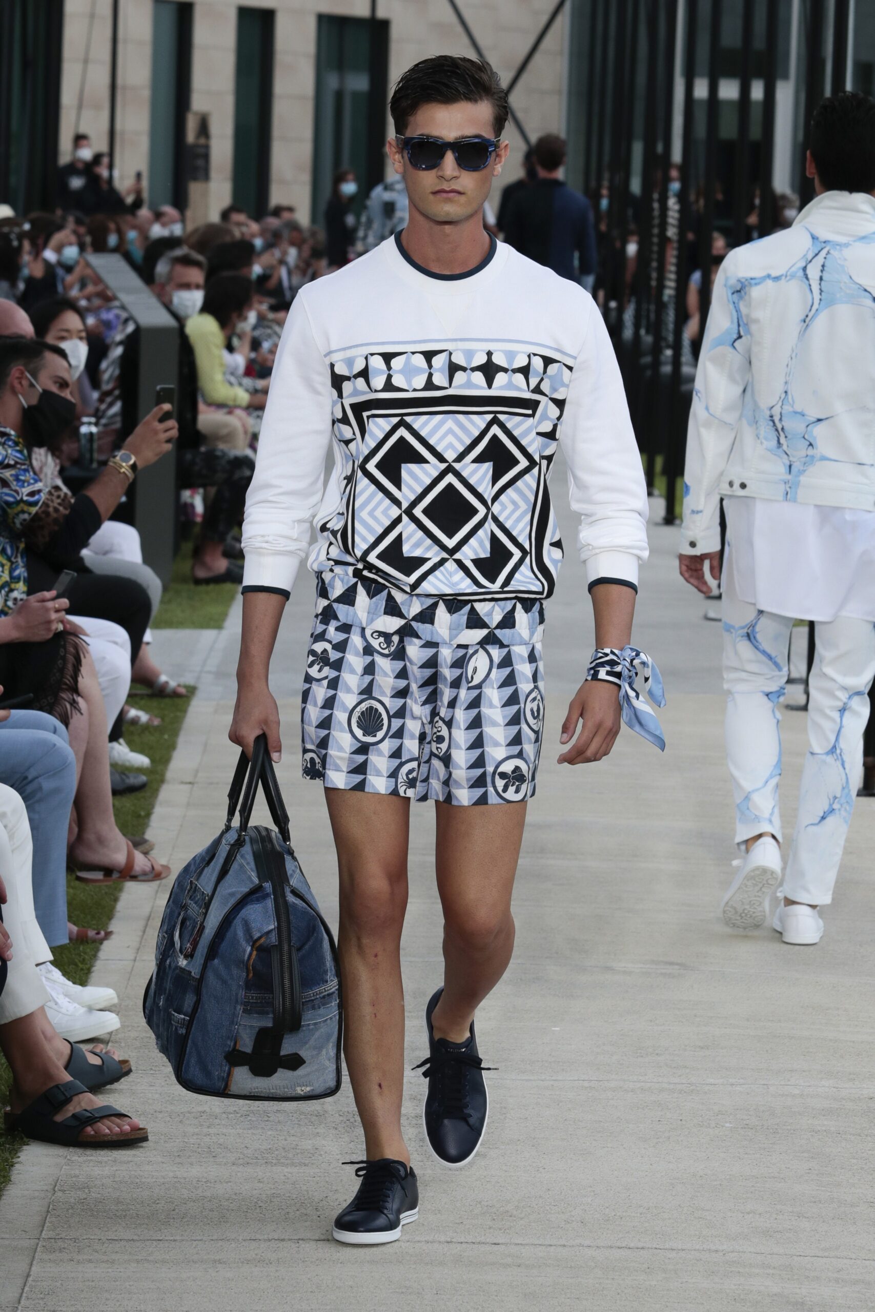 Dolce & Gabbana S/S 21 Menswear Look 18
