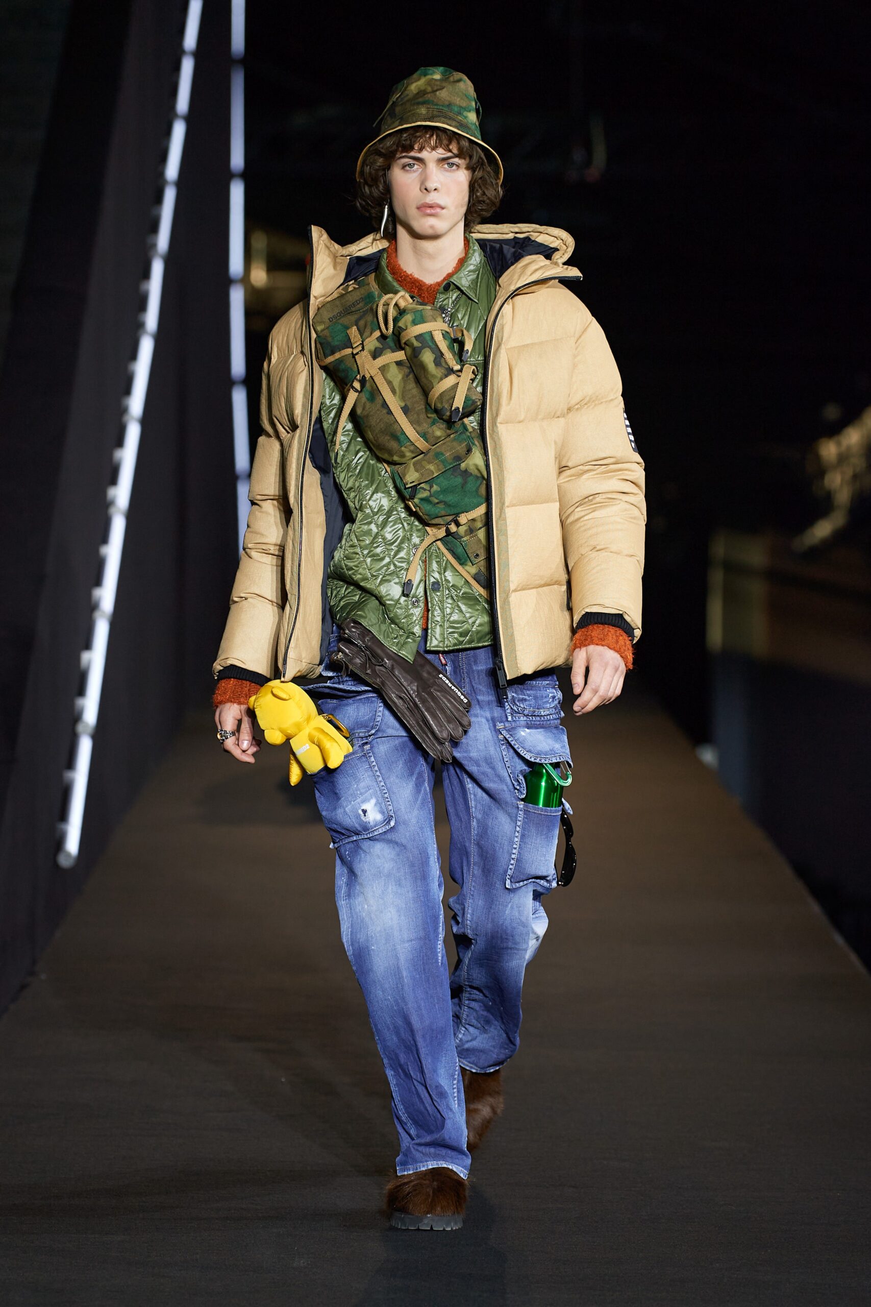 Dsquared2 F/W 22 Menswear Look 21