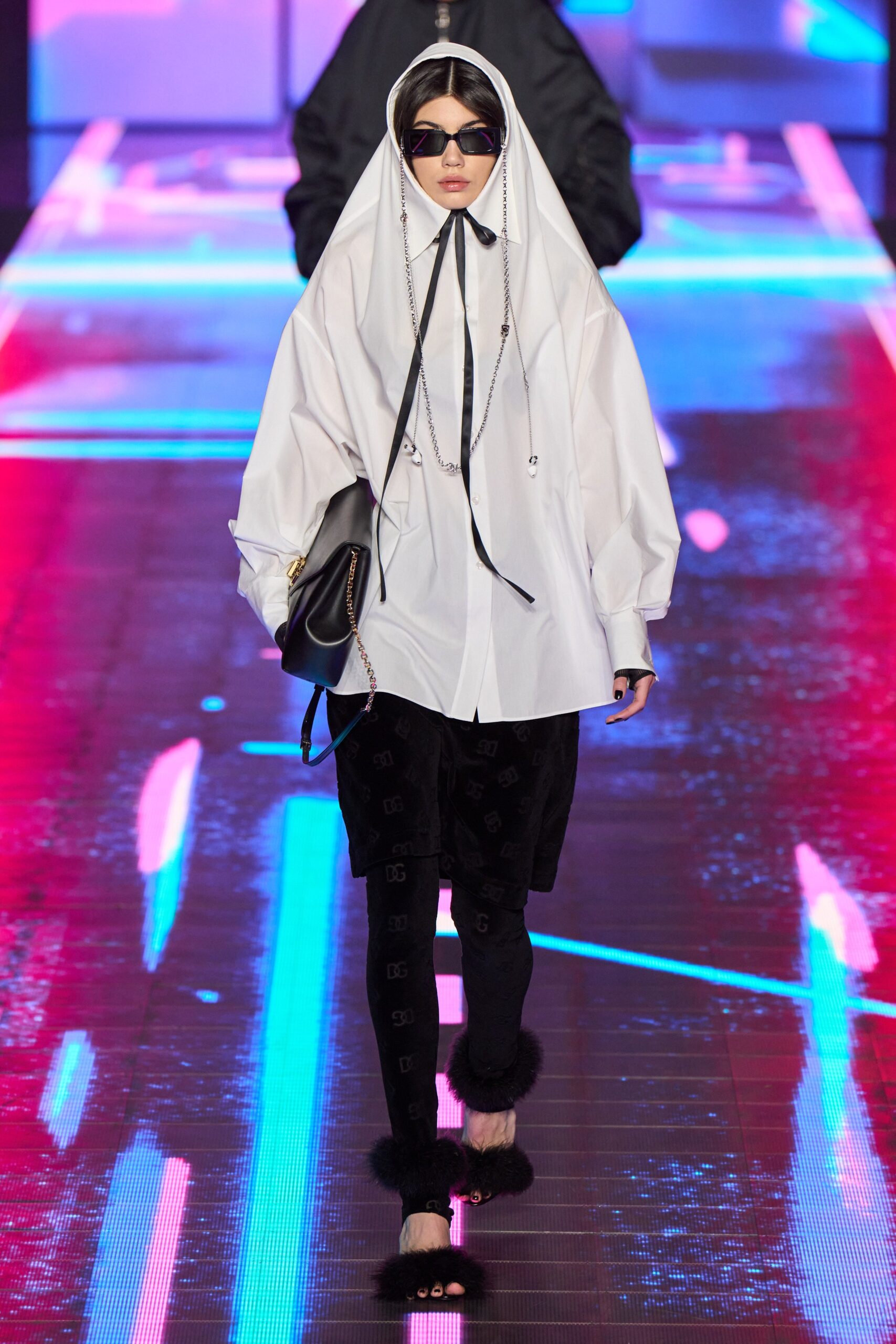Dolce & Gabbana F/W 22 Look 21