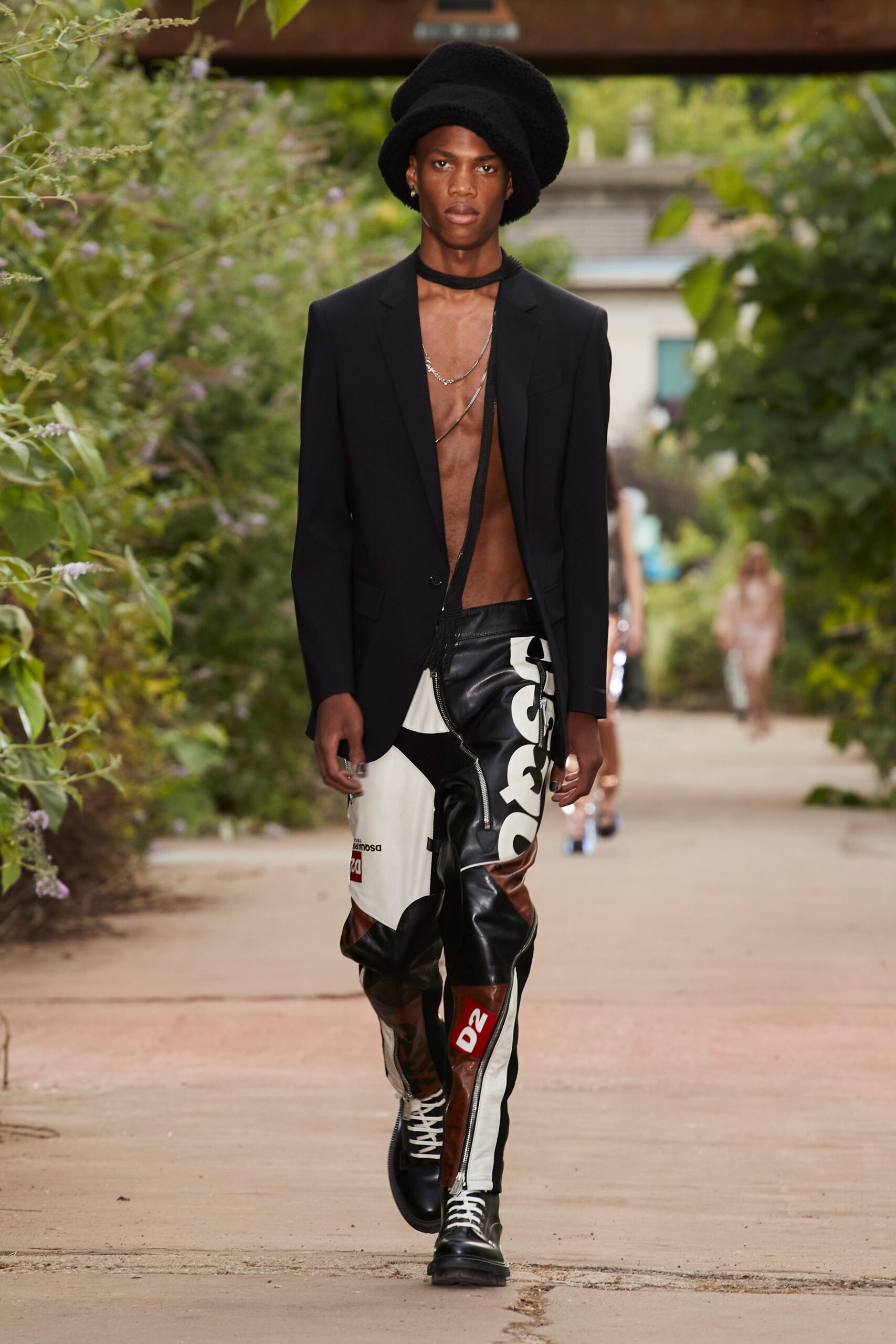Dsquared2 S/S 22 Menswear Look 22