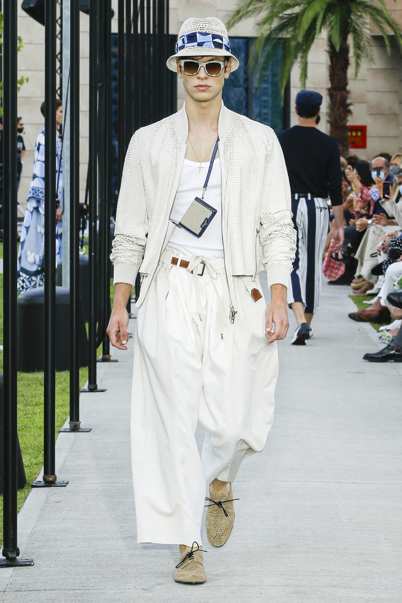 Dolce & Gabbana S/S 21 Menswear Look 23
