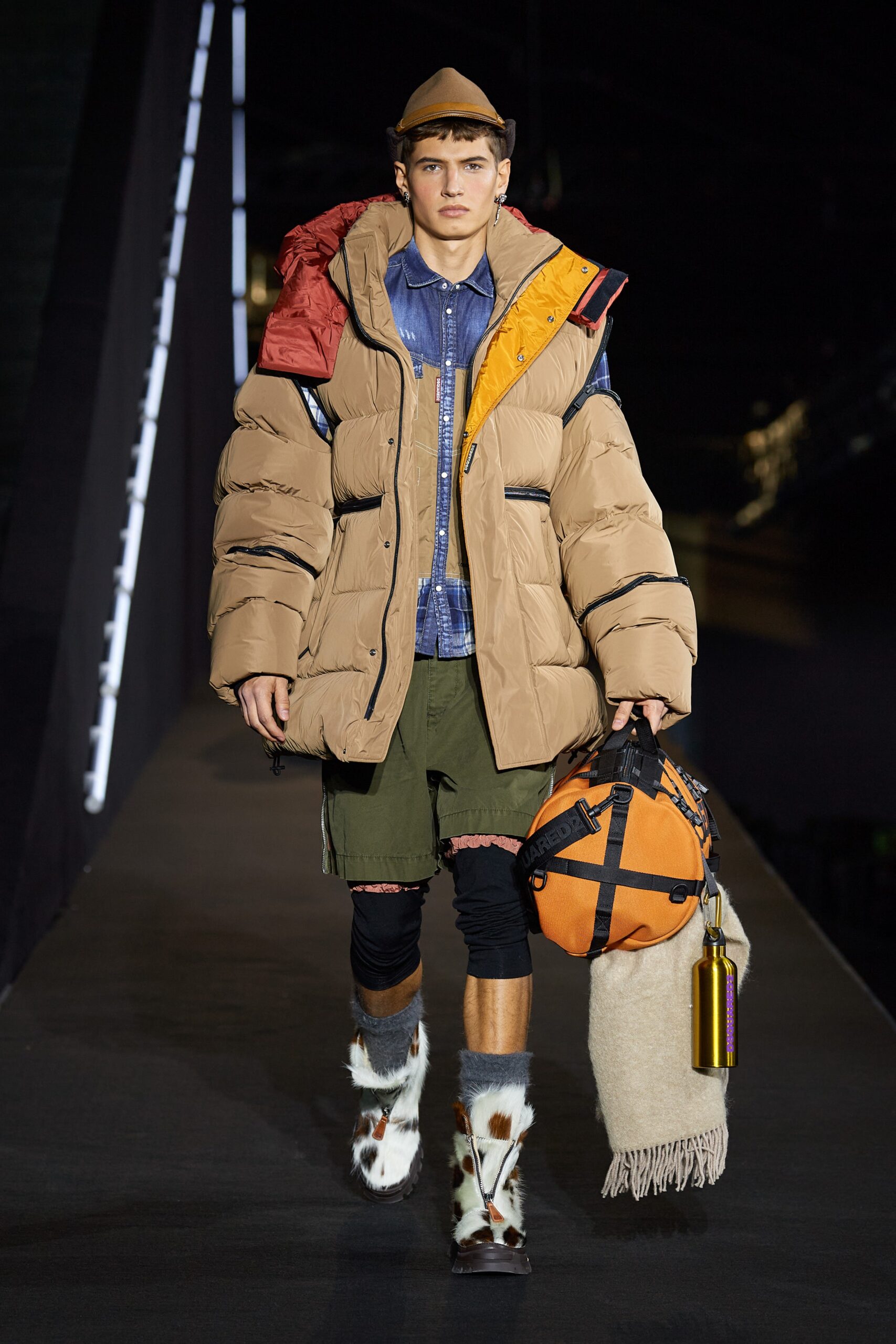 Dsquared2 F/W 22 Menswear Look 24